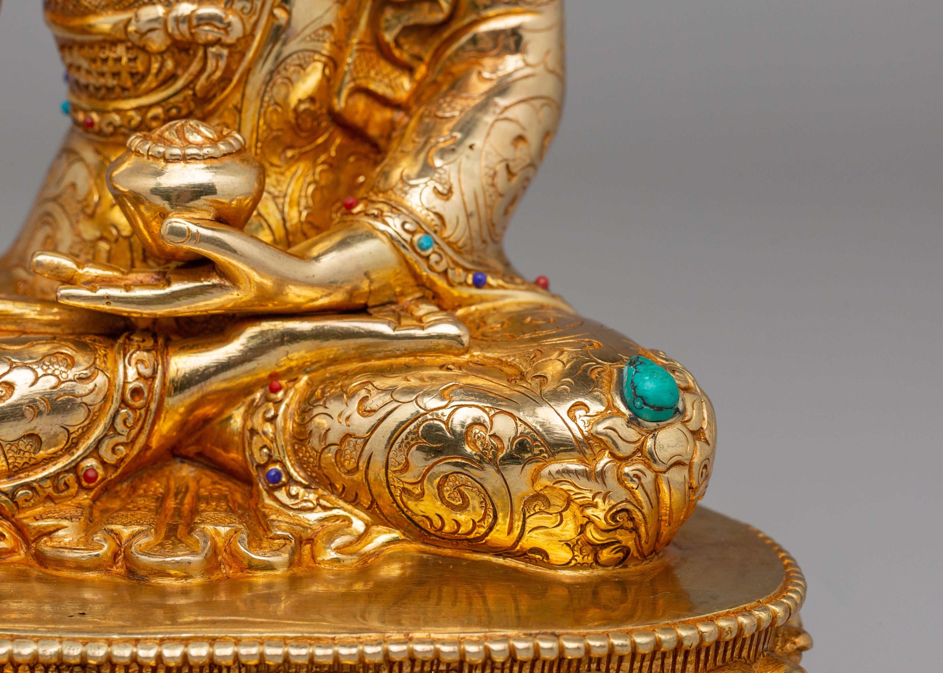 Traditional Himalayan Shakyamuni Buddha Sculpture | A Symbol of Peace and Wisdom