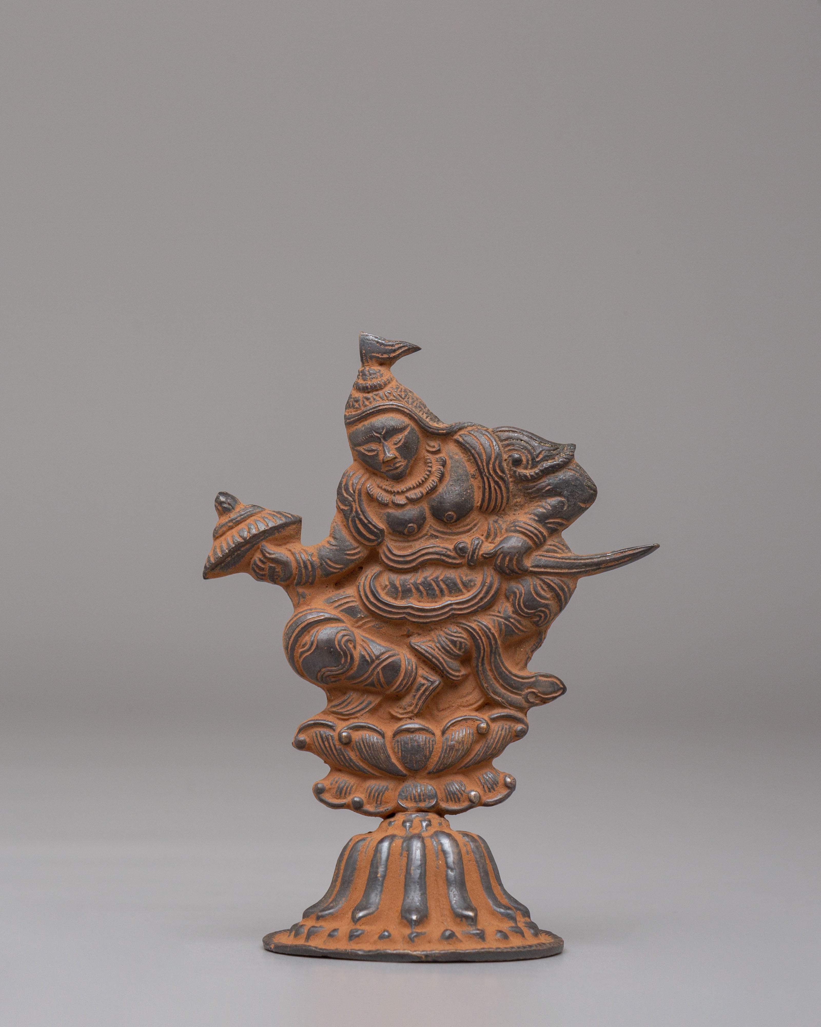 Buddhist Chakravartin Possession Offering | Statue for Ritual and Meditation