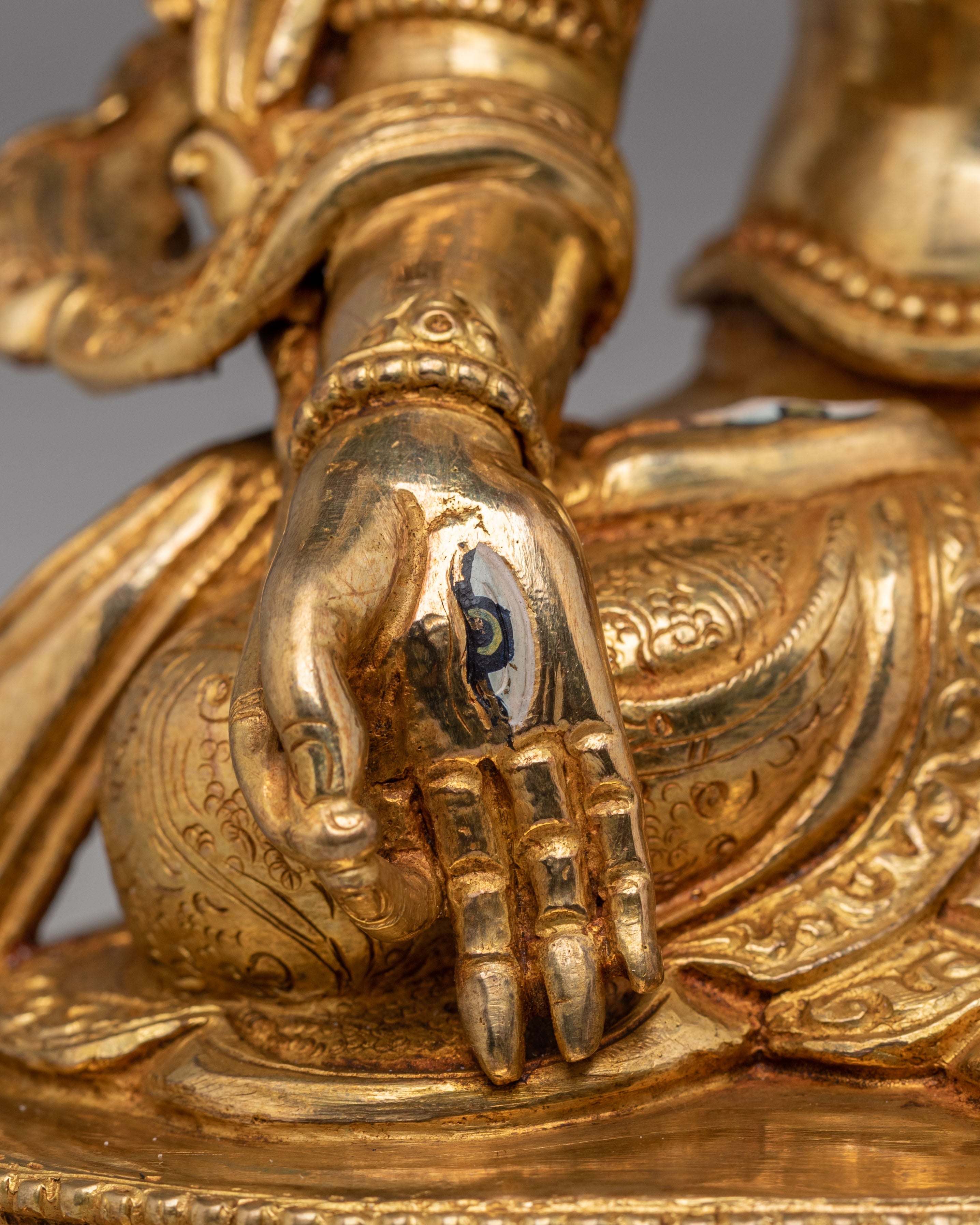 Seven-Eyed White Tara Deity Statue | Traditional Vajrayana Sacred Art