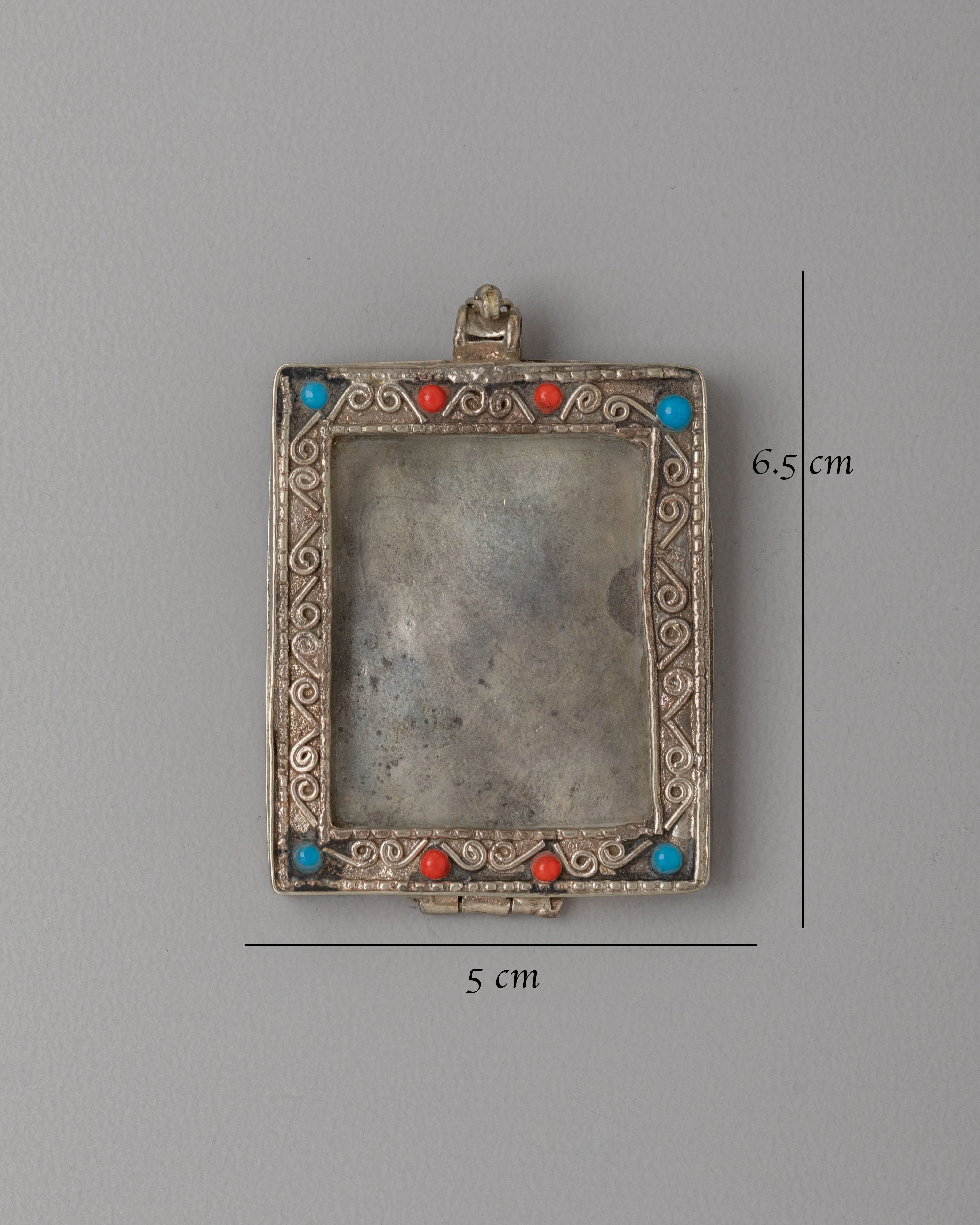 Himalayan Buddhist Tibetan Locket | Spiritual Protection Talisman