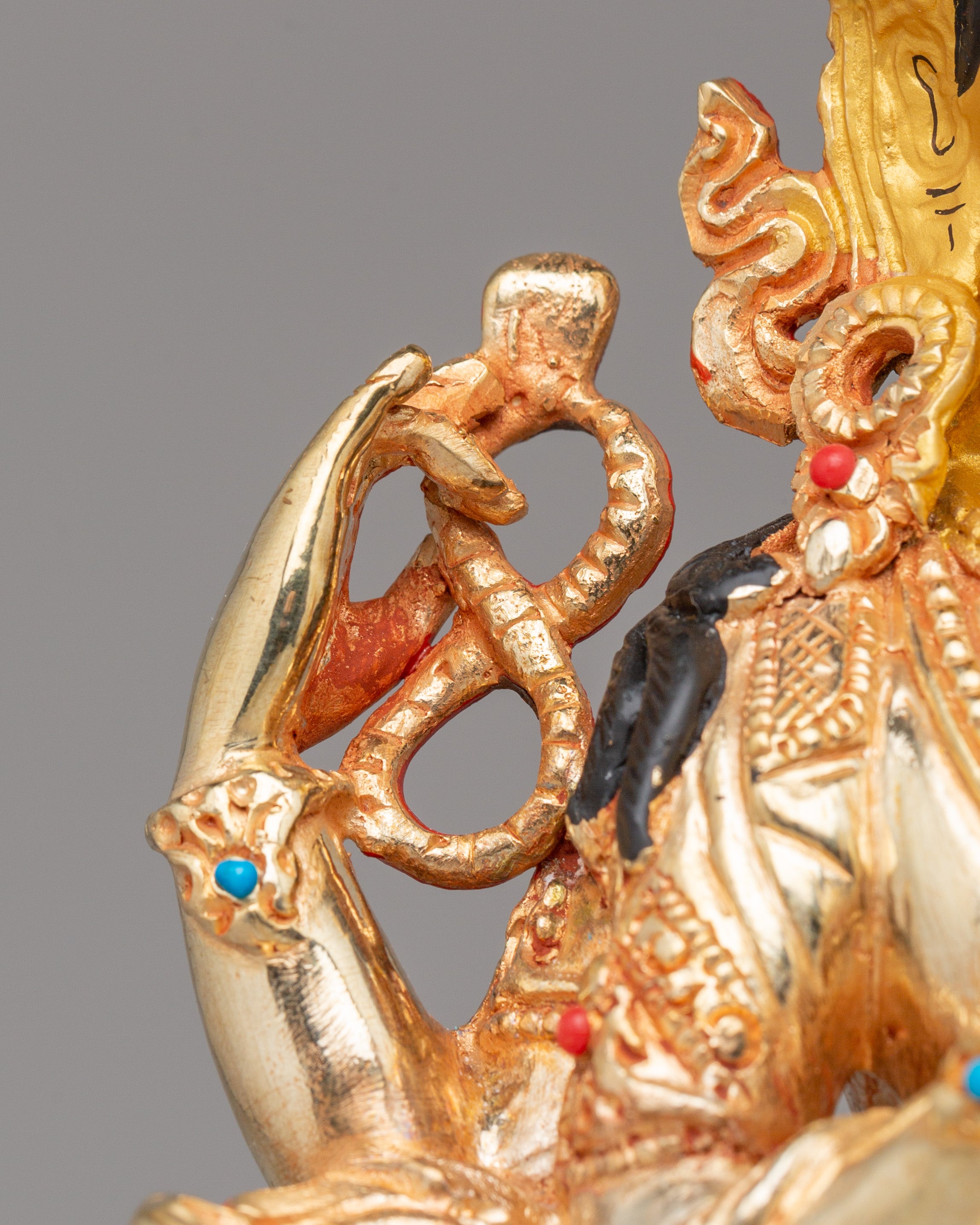 Golden Chenrezig Statue | Tibetan Art