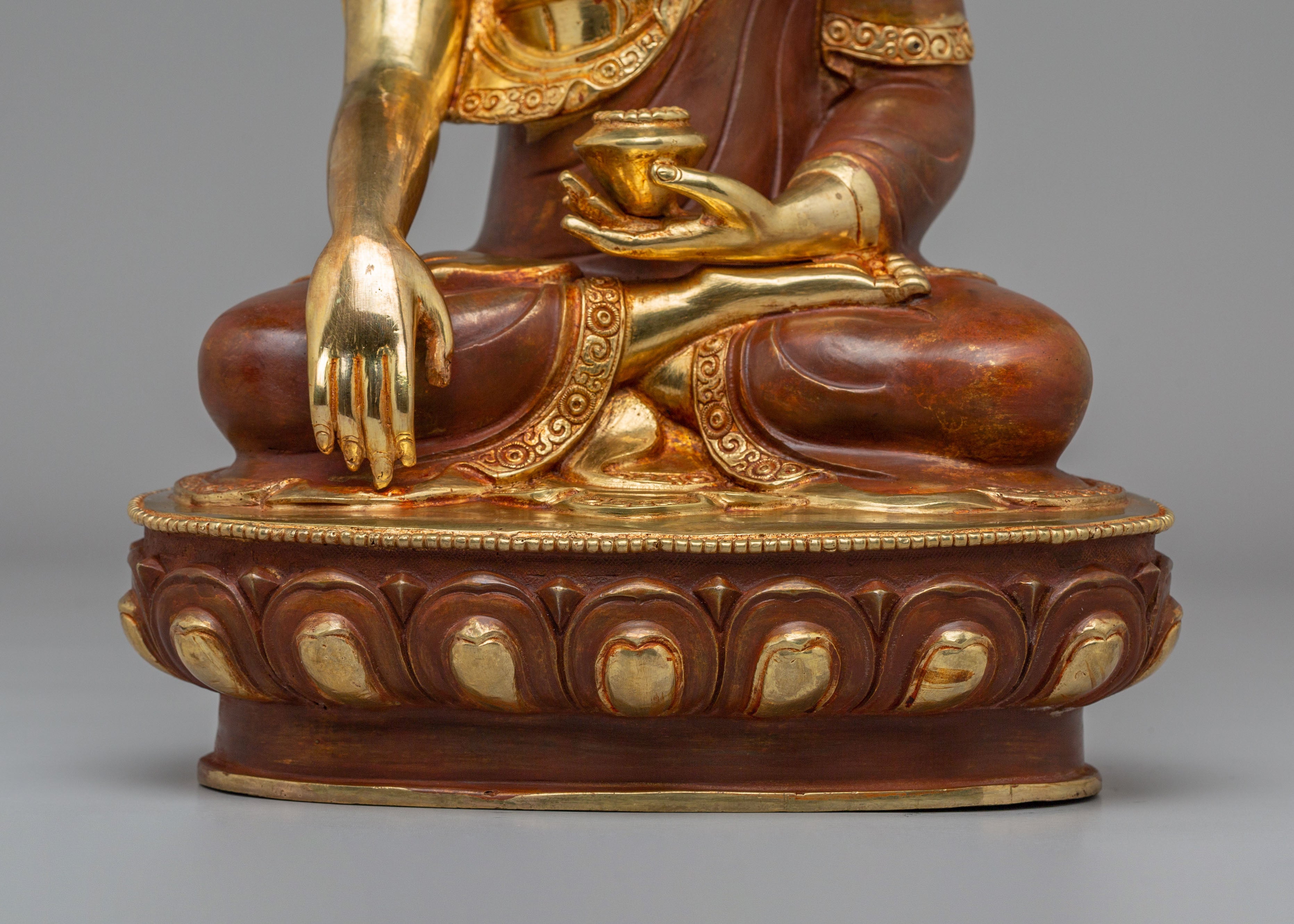 Sage Shakyamuni Buddha Statue | Symbol of Enlightenment