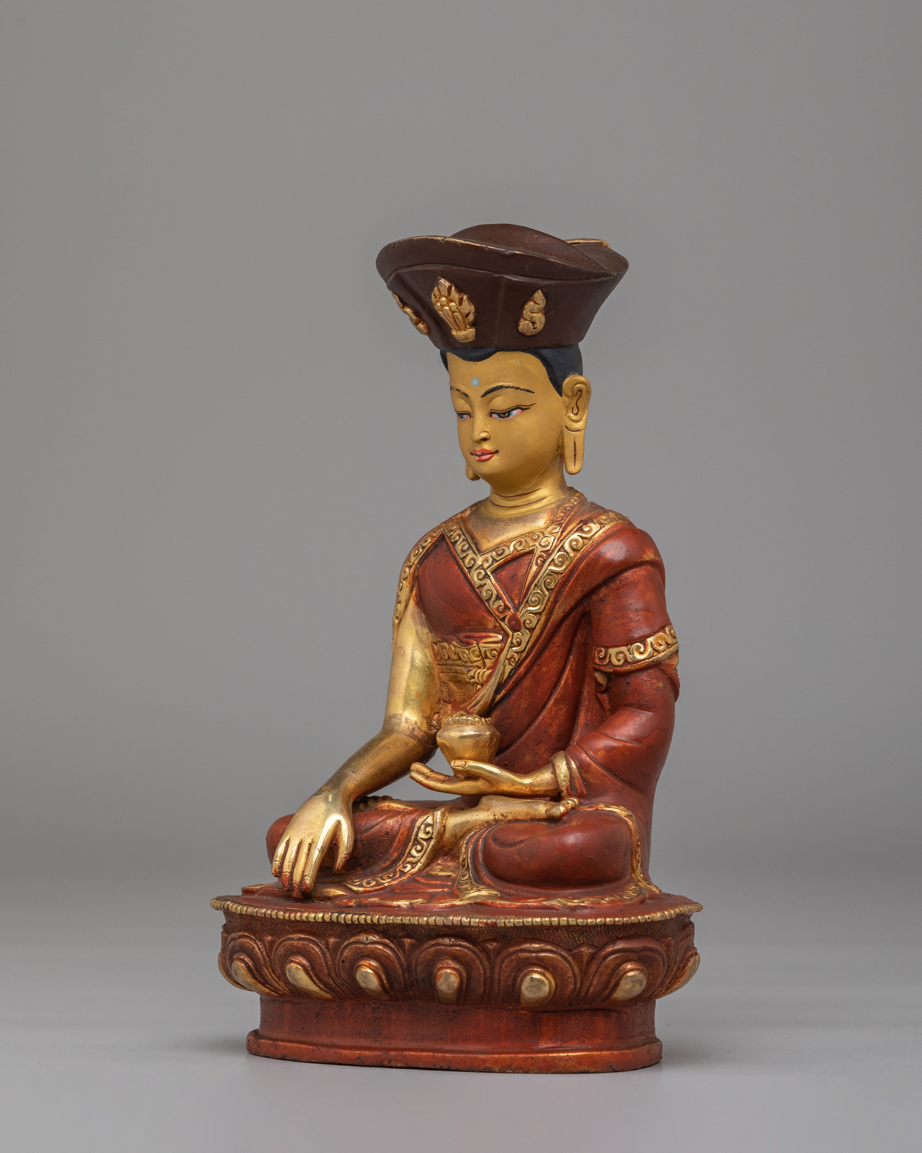 Himalayan Jigten Sumgon Statue | Drikung Kagyu Master