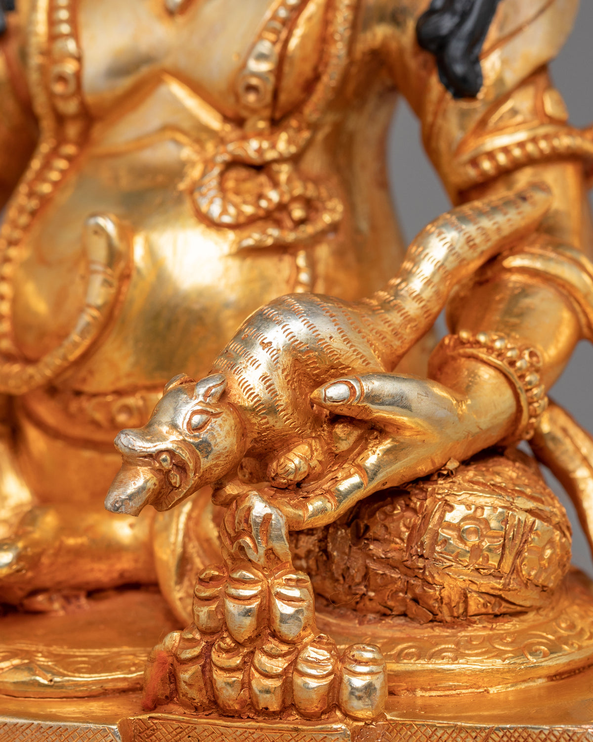 Dzambhala Throne Statue | Symbol of Wealth & Prosperity