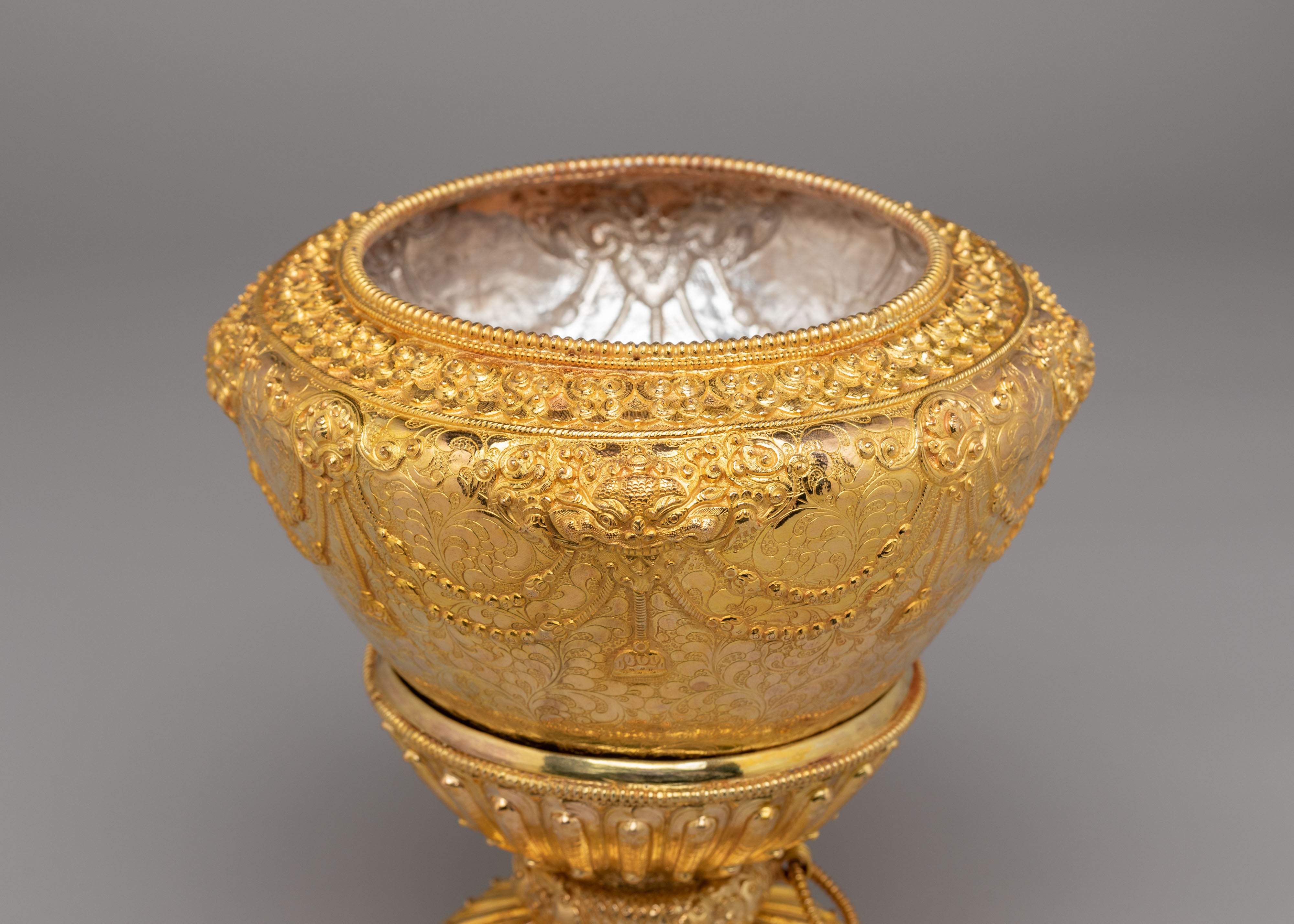 Handcrafted Himalayan Golpa With Stand | Spiritual Decorative Art
