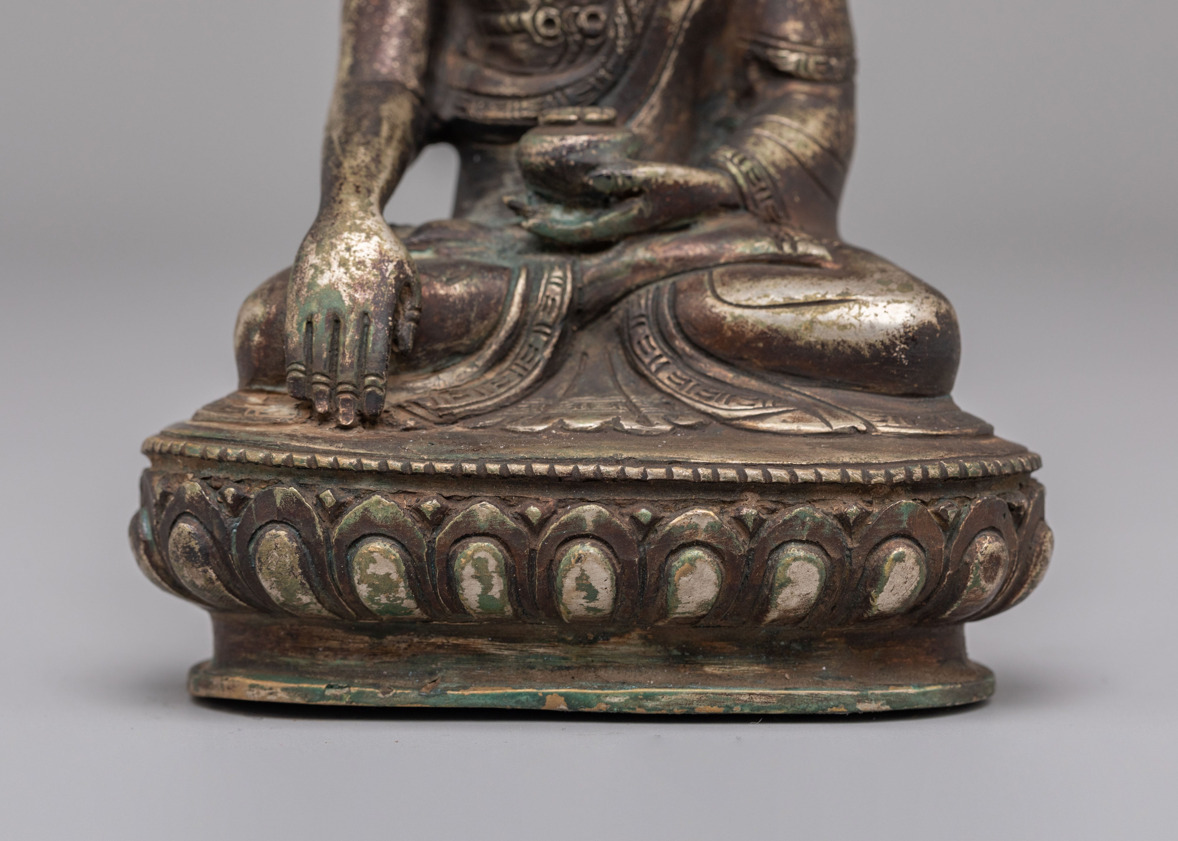 Enlightened Buddha Shakyamuni Statue | Antique Finish Buddhist Art