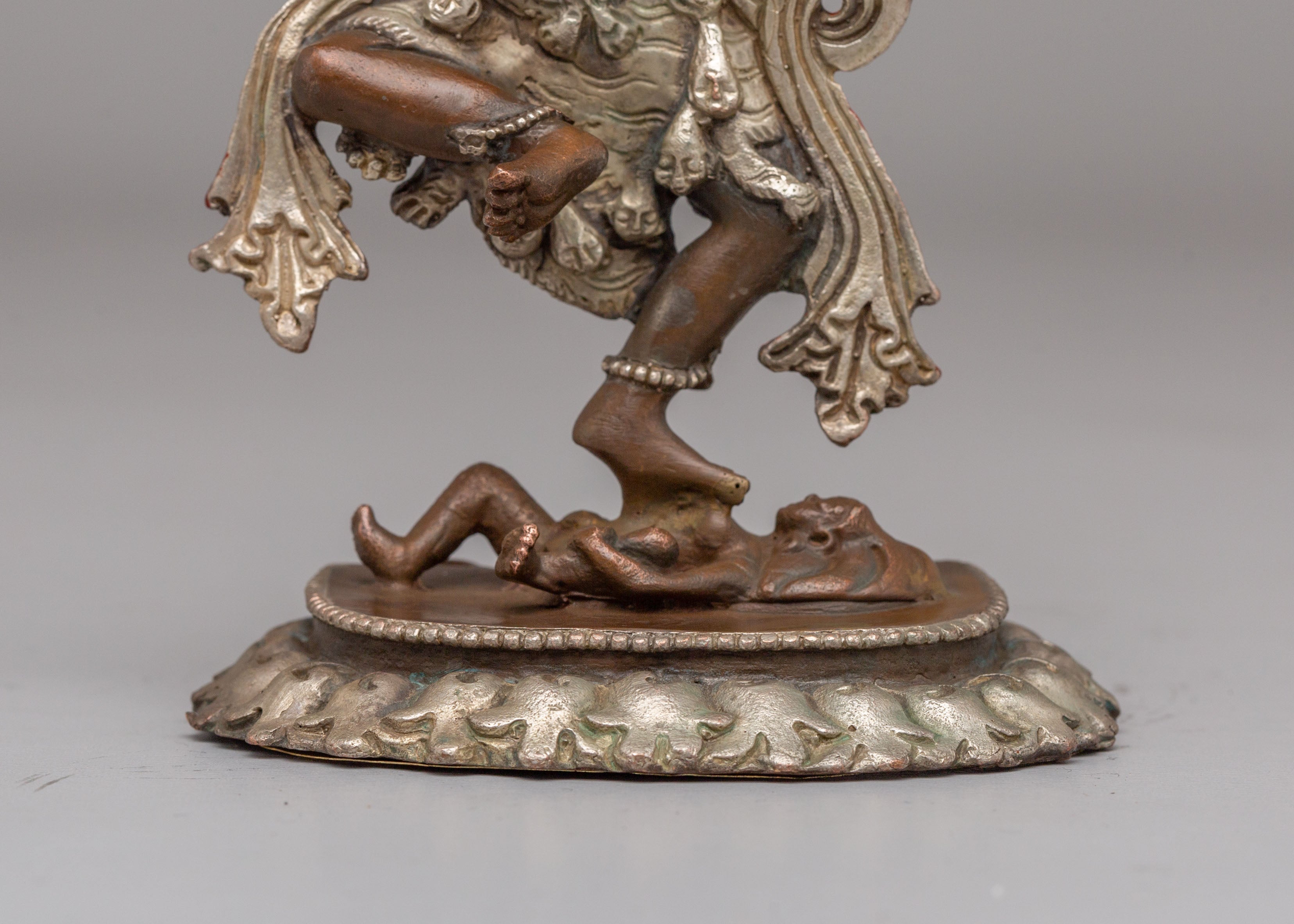 Sacred Simhamukha Sculpture | Handcrafted Tibetan Lion-Faced Dakini Statue