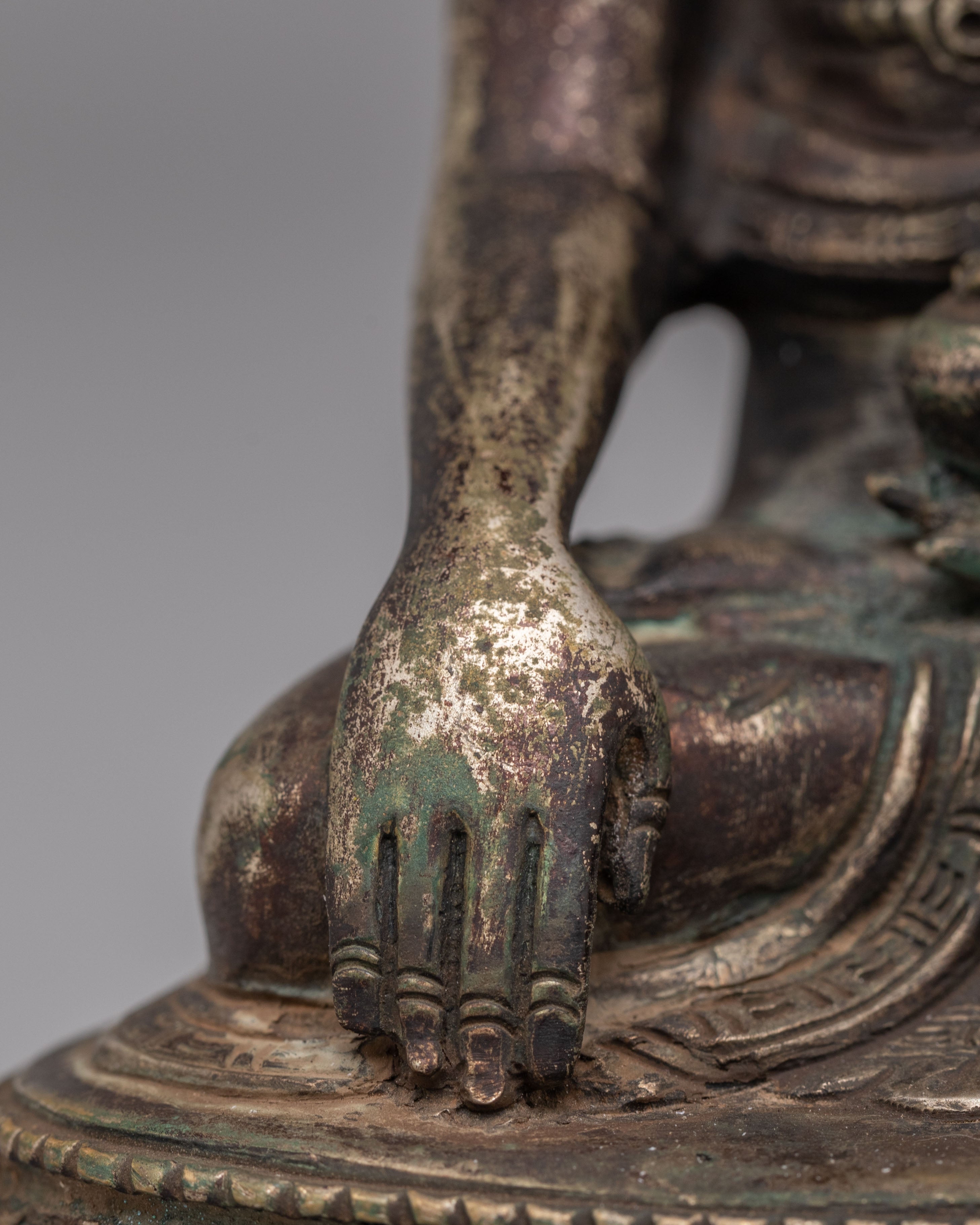 Enlightened Buddha Shakyamuni Statue | Antique Finish Buddhist Art