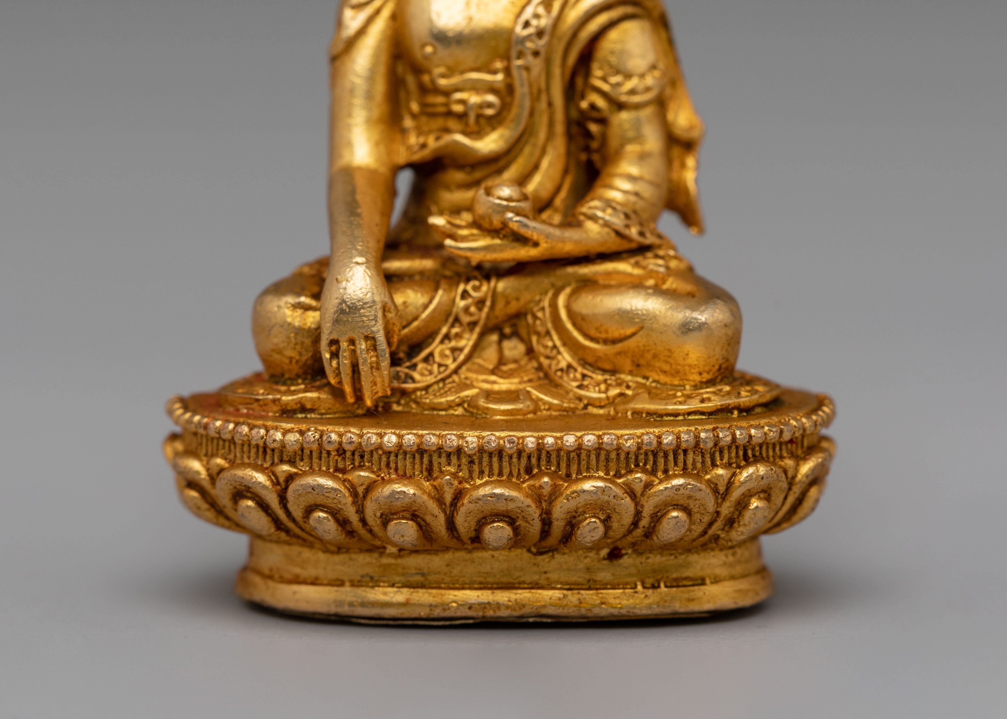 Shakyamuni Buddha Statue for Meditation | Gold Plated Copper Figure
