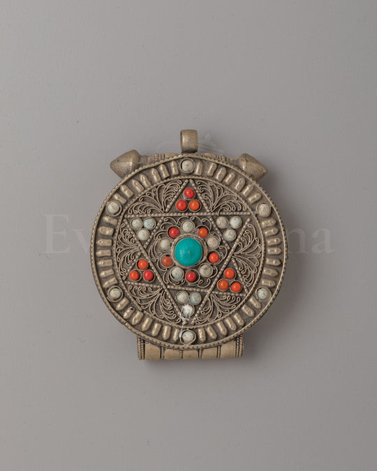 Buddhist Shrine Ghau Box Locket | Sacred Spiritual Amulet