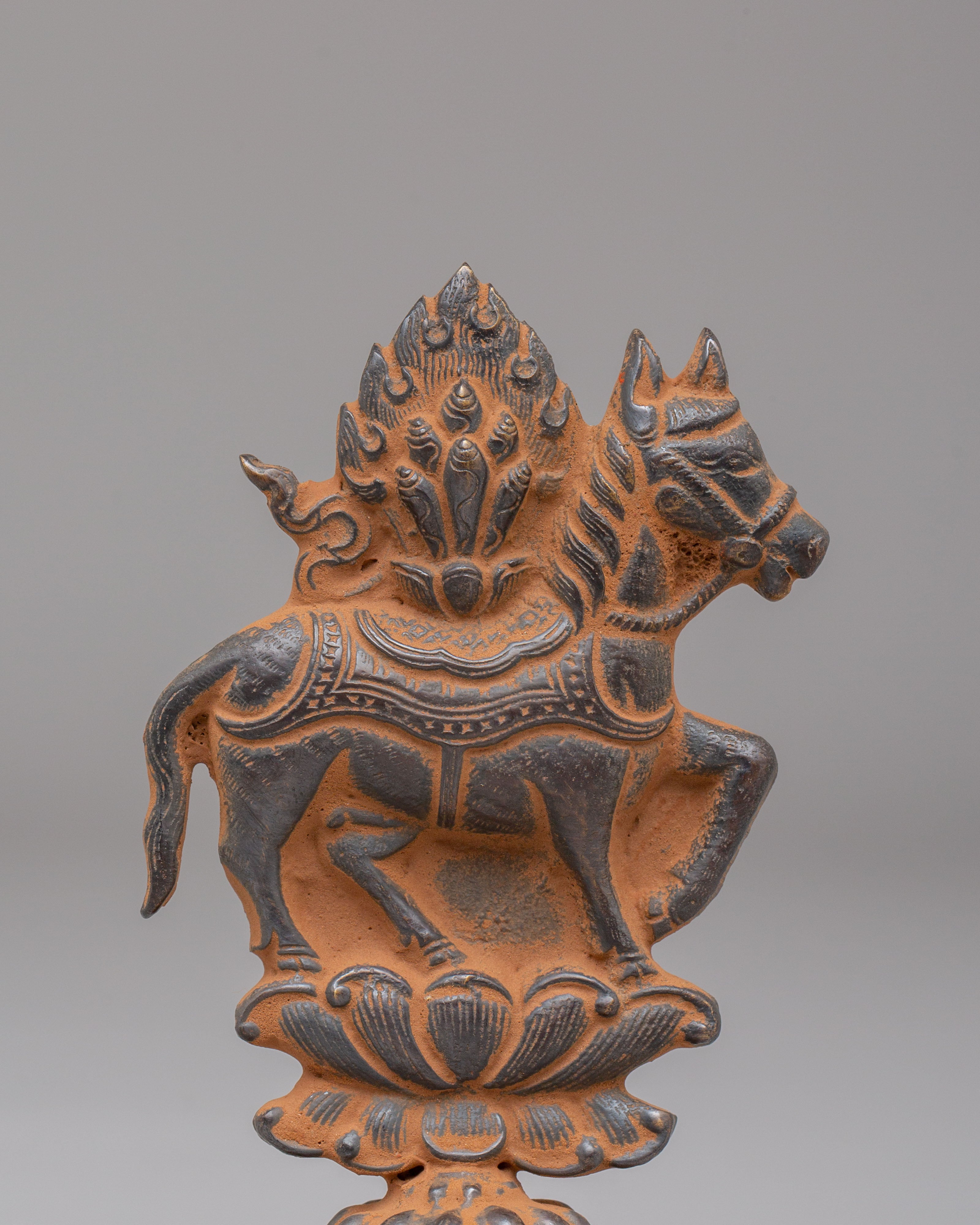 Buddhist Chakravartin Possession Offering | Statue for Ritual and Meditation