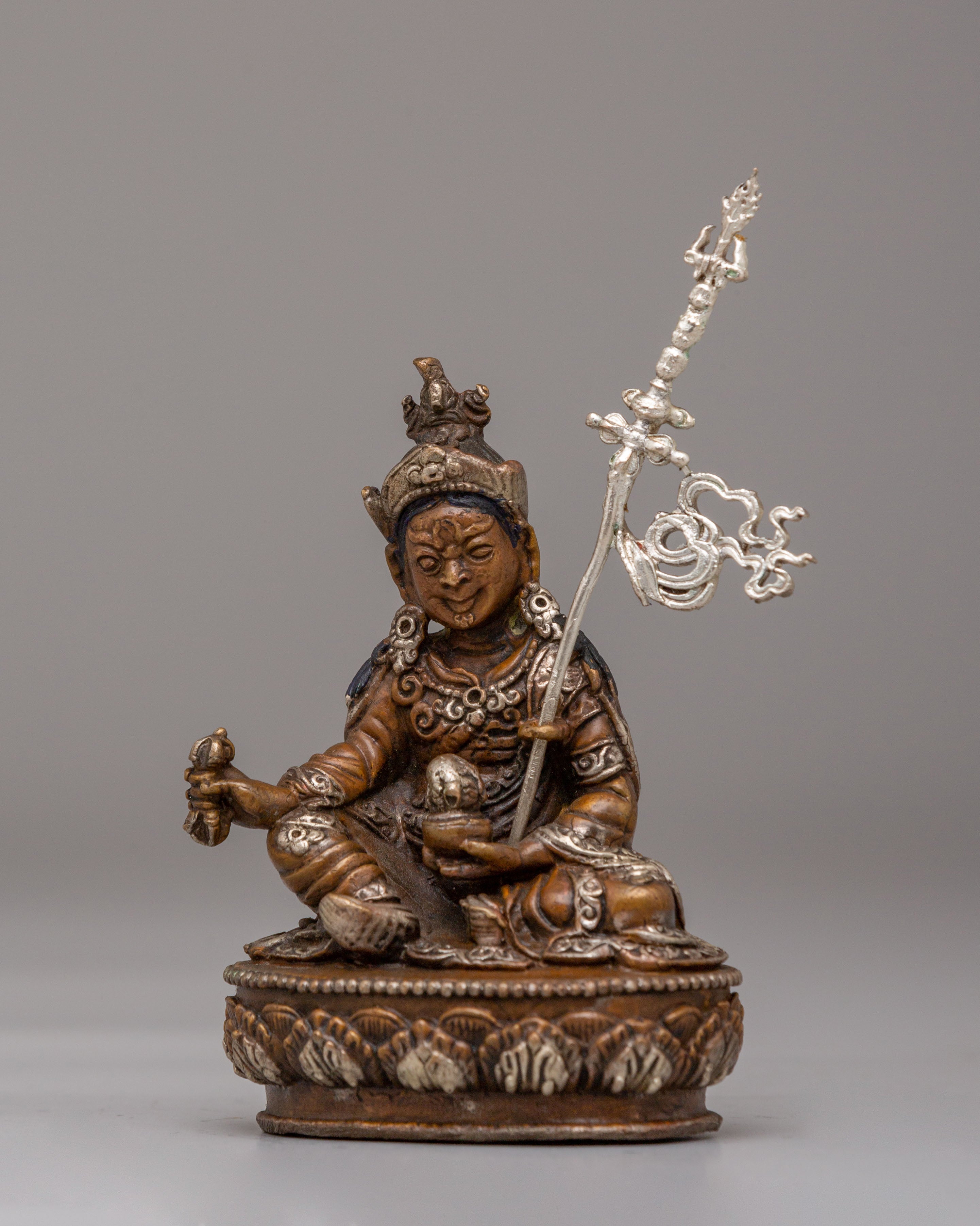 Himalayan Guru Rinpoche Meditation Statue | Traditional Tibetan Artwork