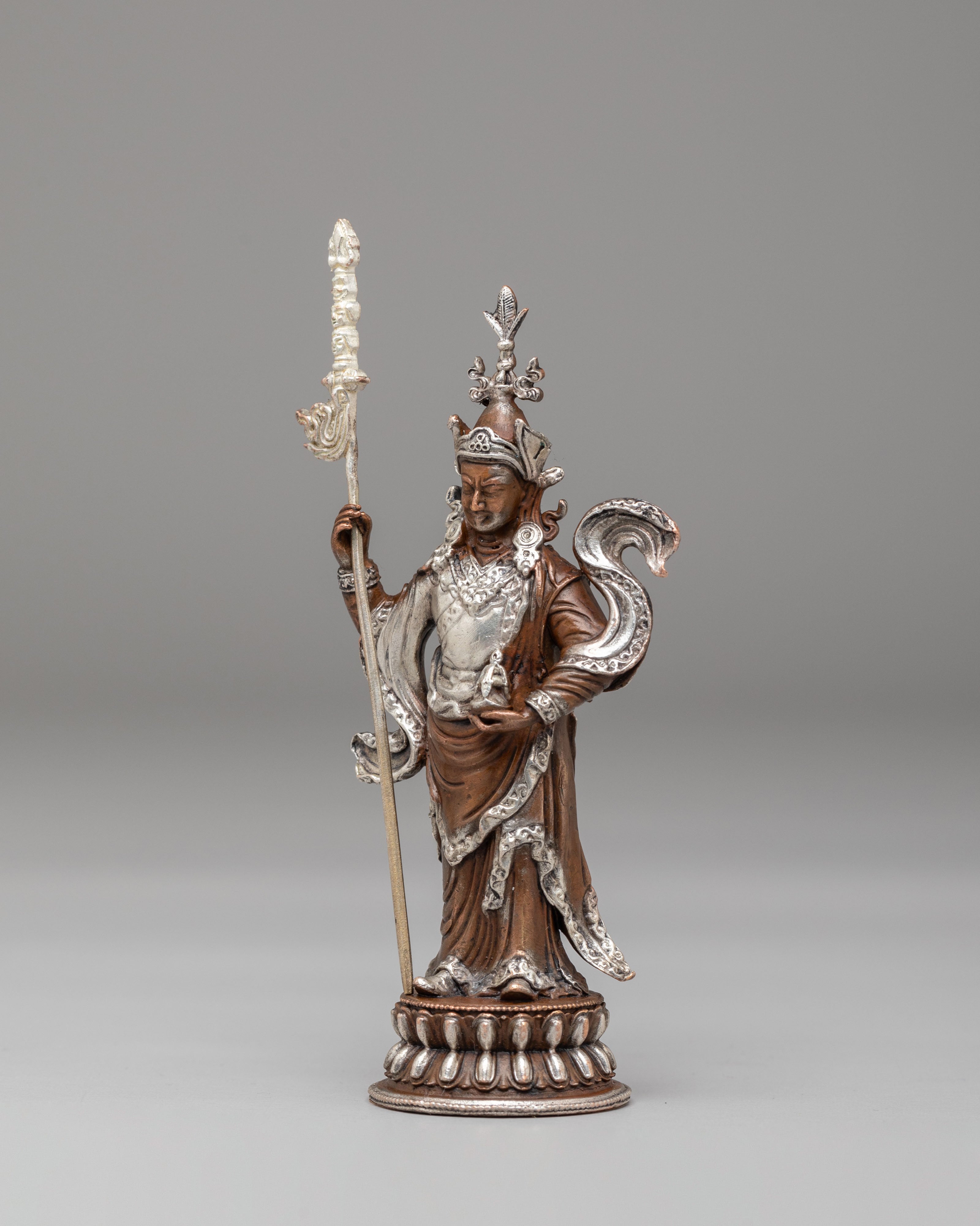 Sacred Standing Padmasambhava Statue | Symbol of Spiritual Enlightenment