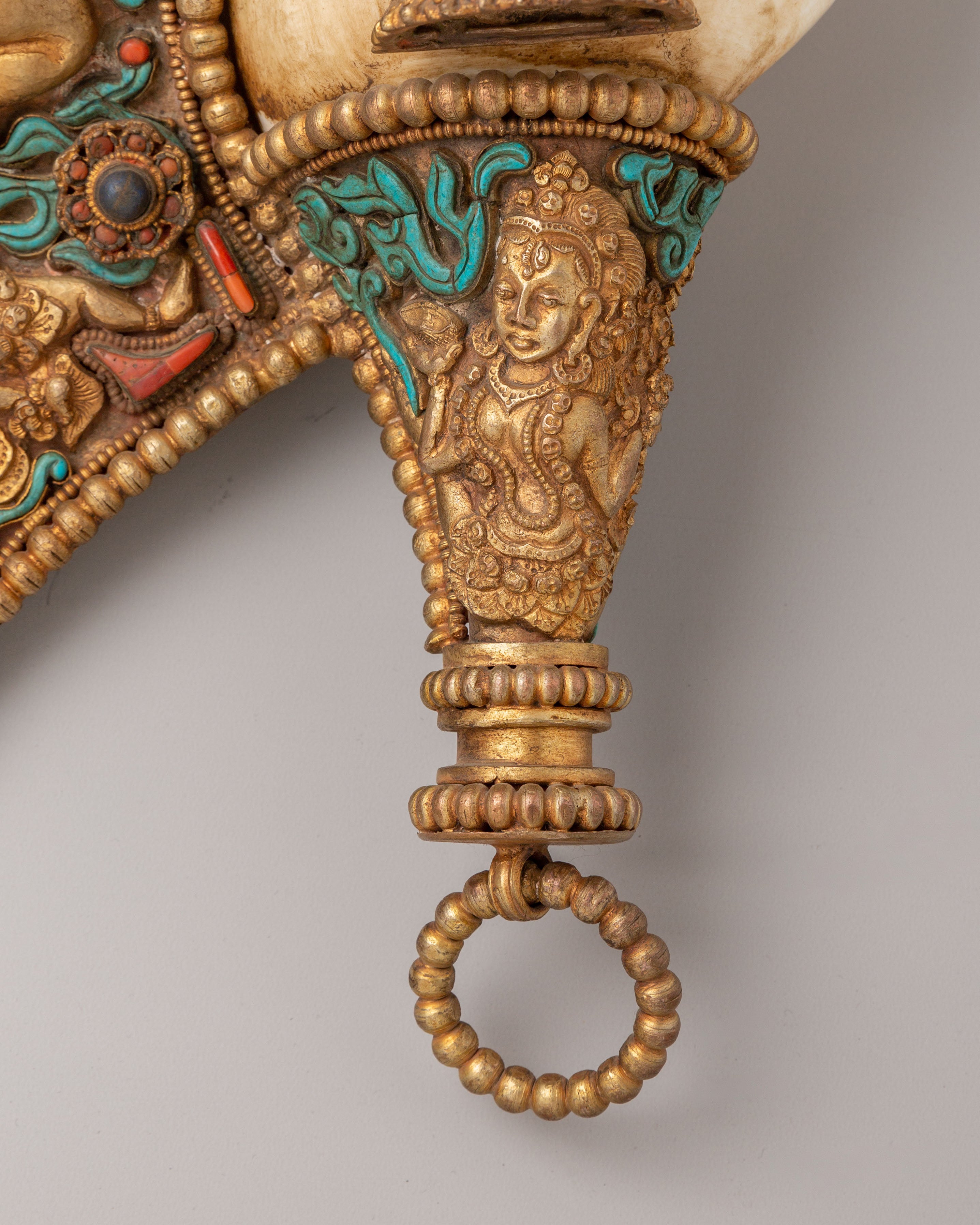 Ritual Conch Shell with Deity Carvings | Sacred Symbol for Spiritual Ceremonies