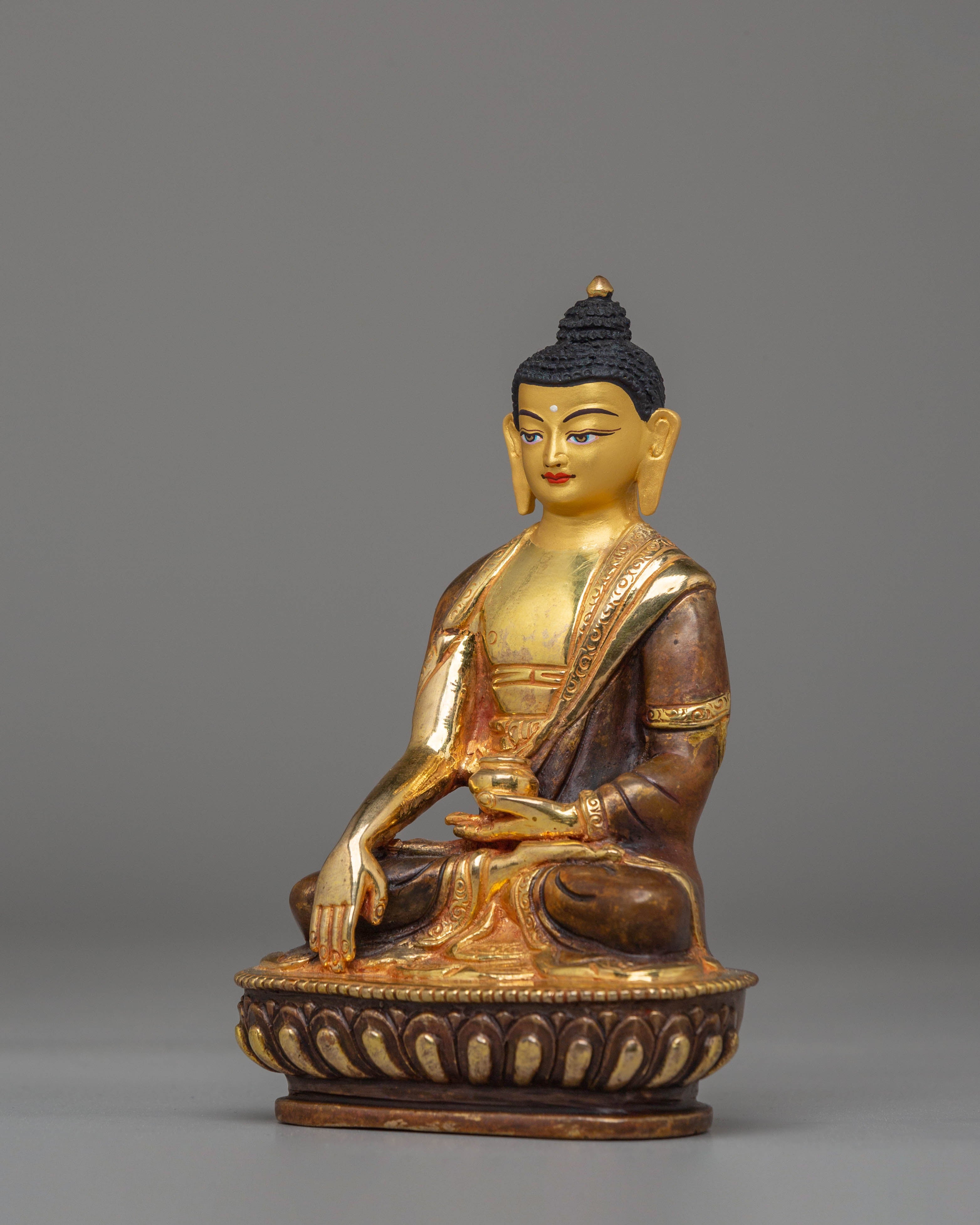 Traditional Statue of Shakyamuni Buddha | Serene Buddha Figurine