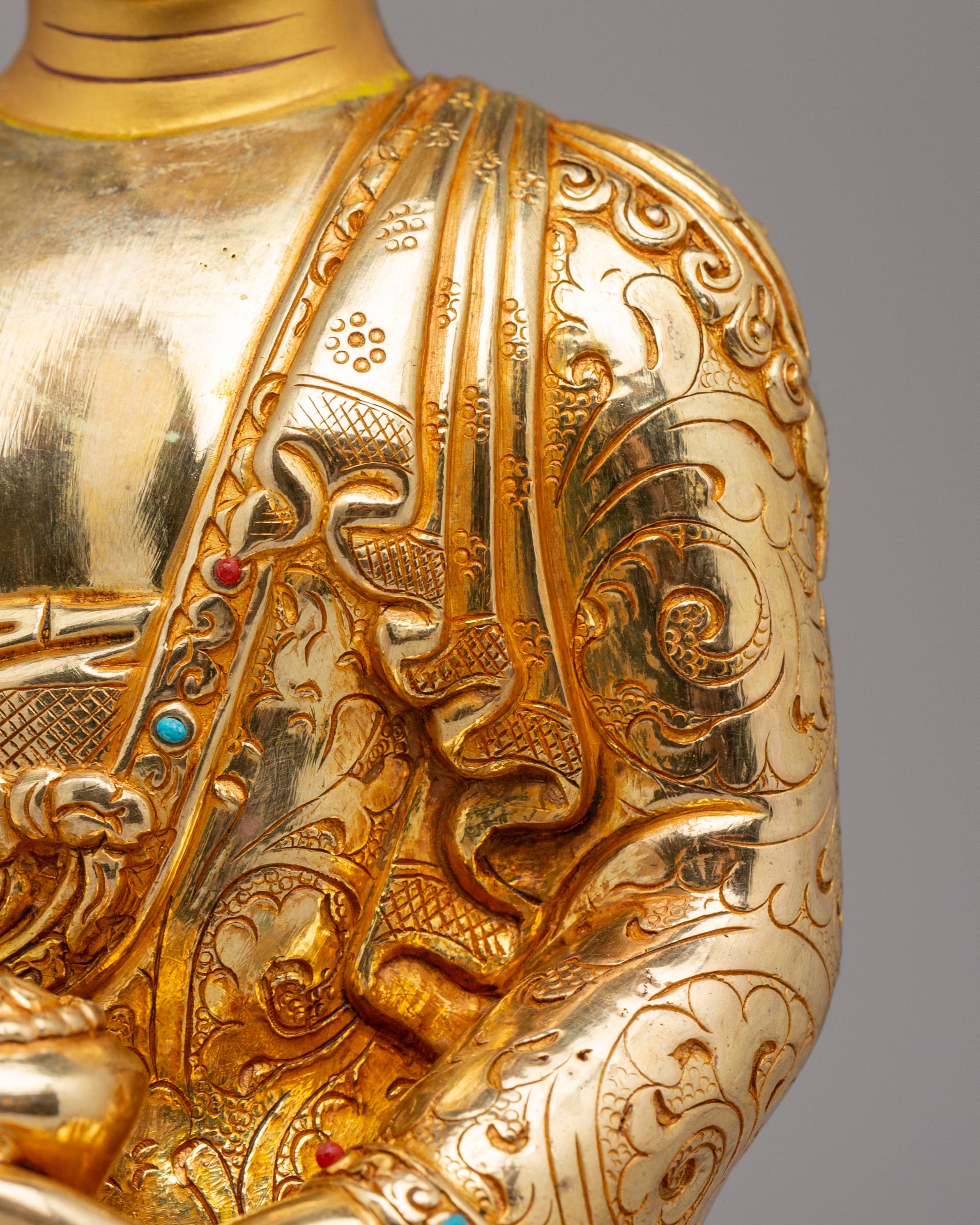 Traditional Himalayan Shakyamuni Buddha Sculpture | A Symbol of Peace and Wisdom