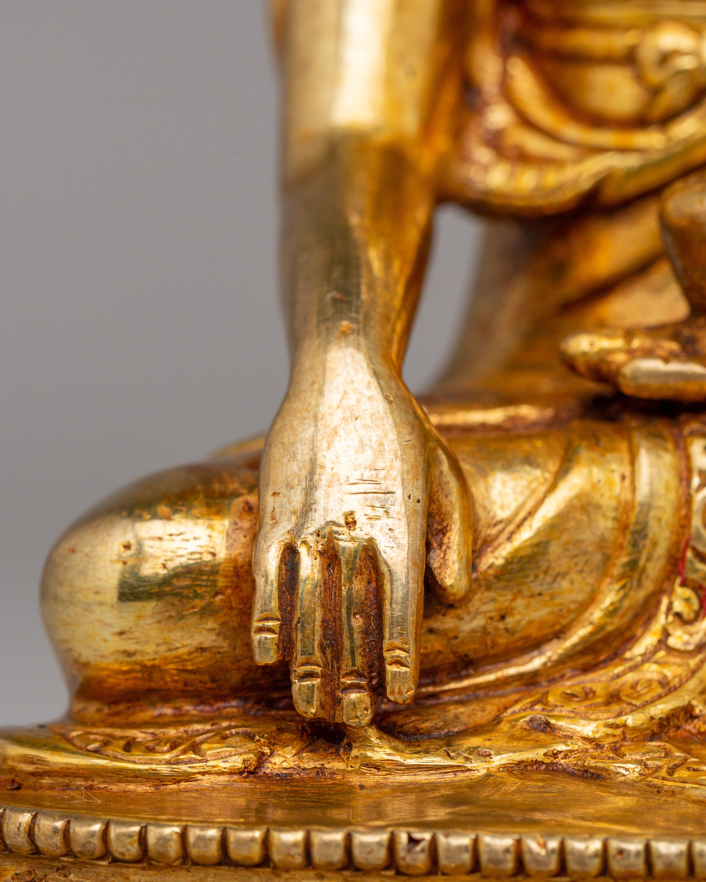 Golden Shakyamuni Buddha Statue | Symbol of Enlightenment and Serenity