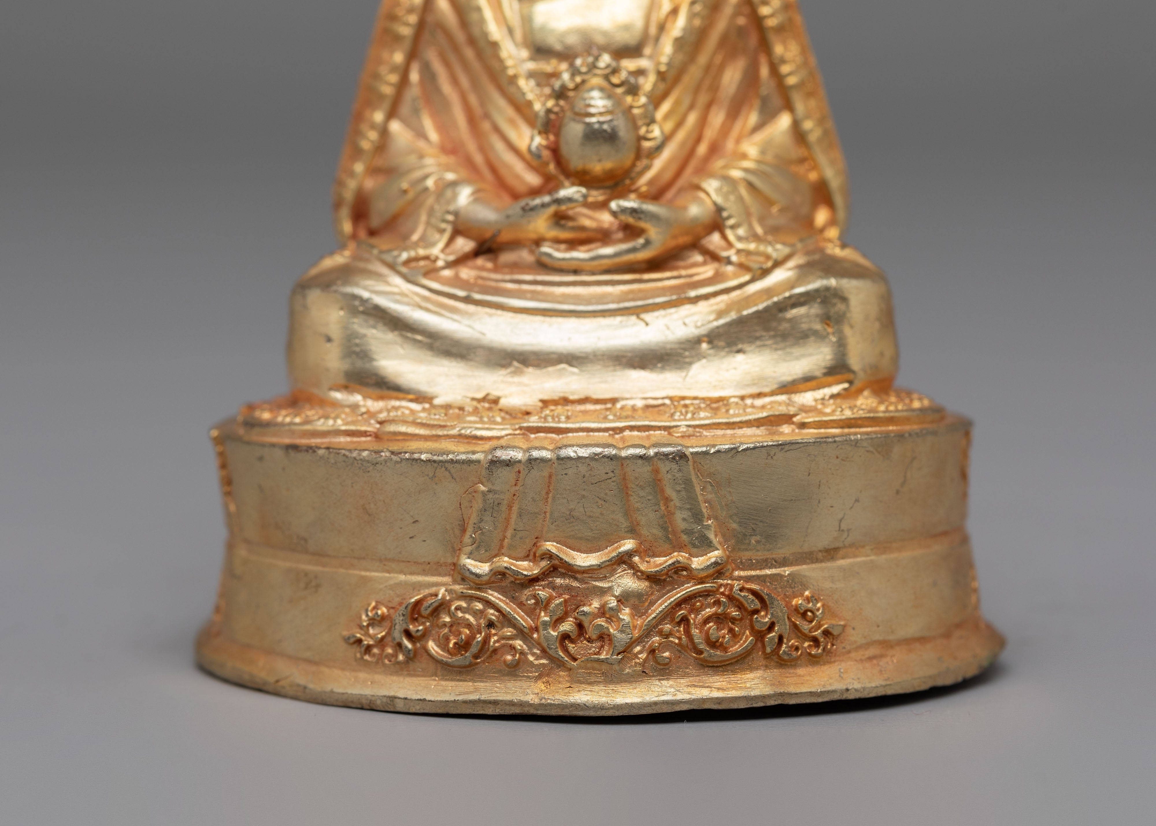 Traditional Sacred Gampopa Statue | A Symbol of Wisdom and Compassion