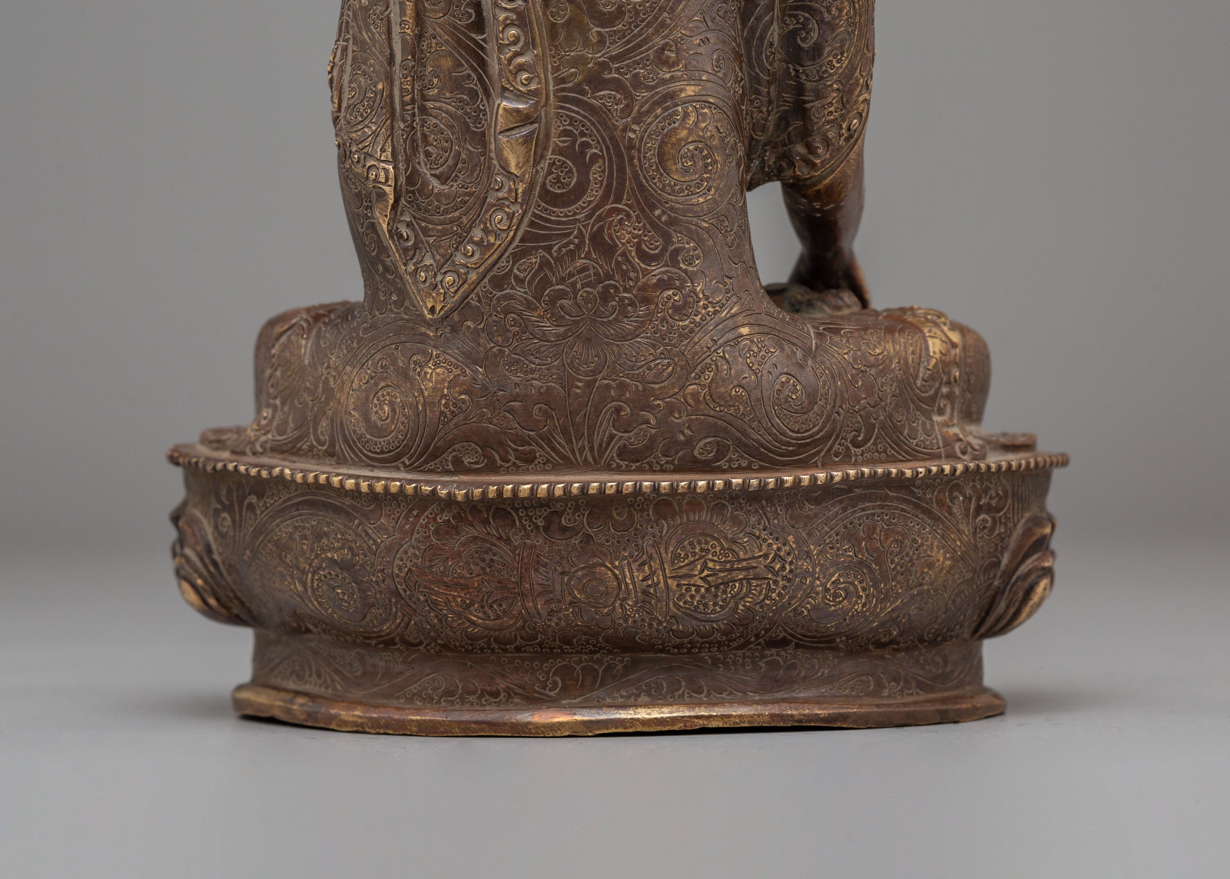 Spiritual Tibetan Shakyamuni Buddha Statue | A Symbol of Wisdom