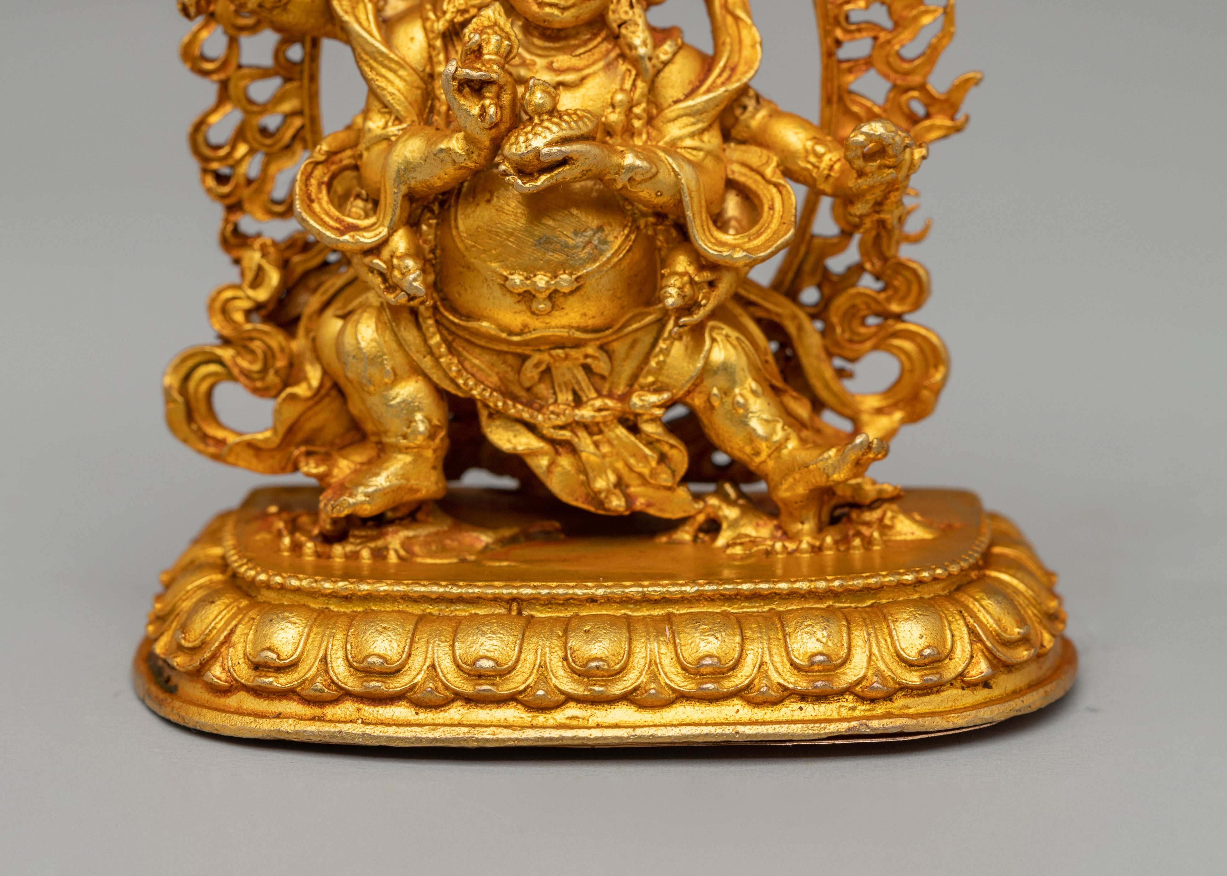 Red Dzambhala Sacred Statue | Divine Wealth Deity for Prosperity