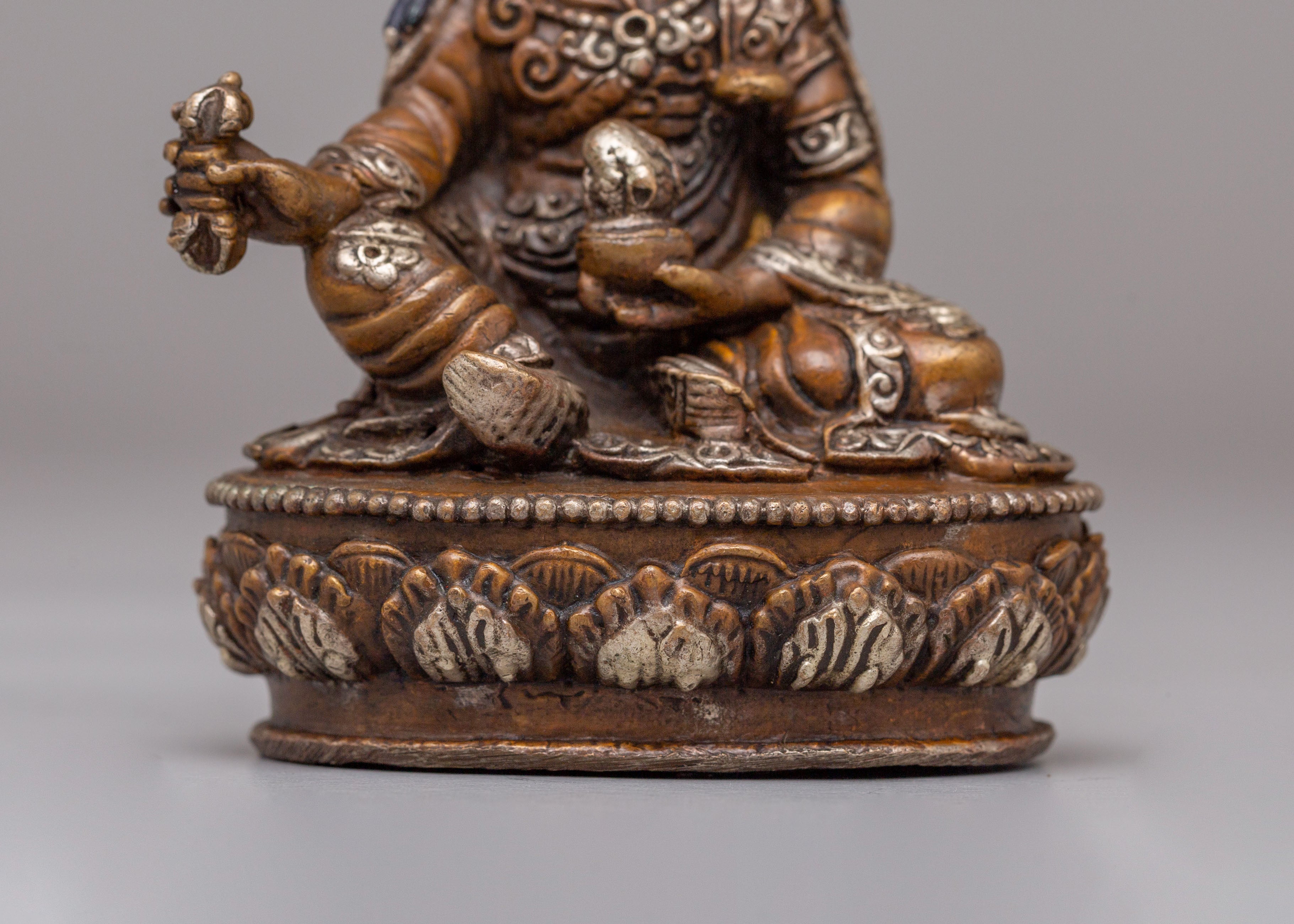 Himalayan Guru Rinpoche Meditation Statue | Traditional Tibetan Artwork