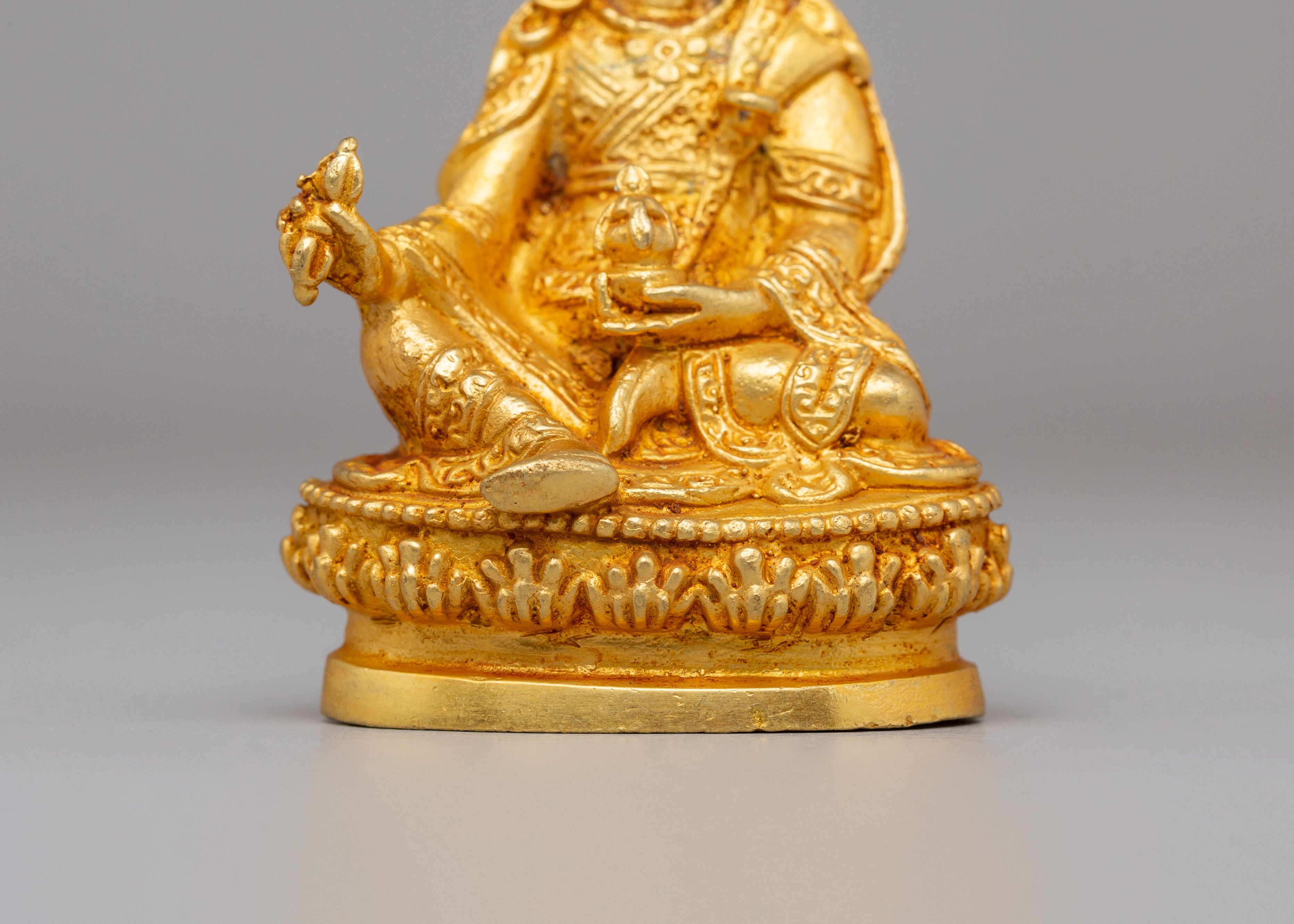 Traditional Altar Guru Rinpoche Statue | Sacred Buddhist Decor