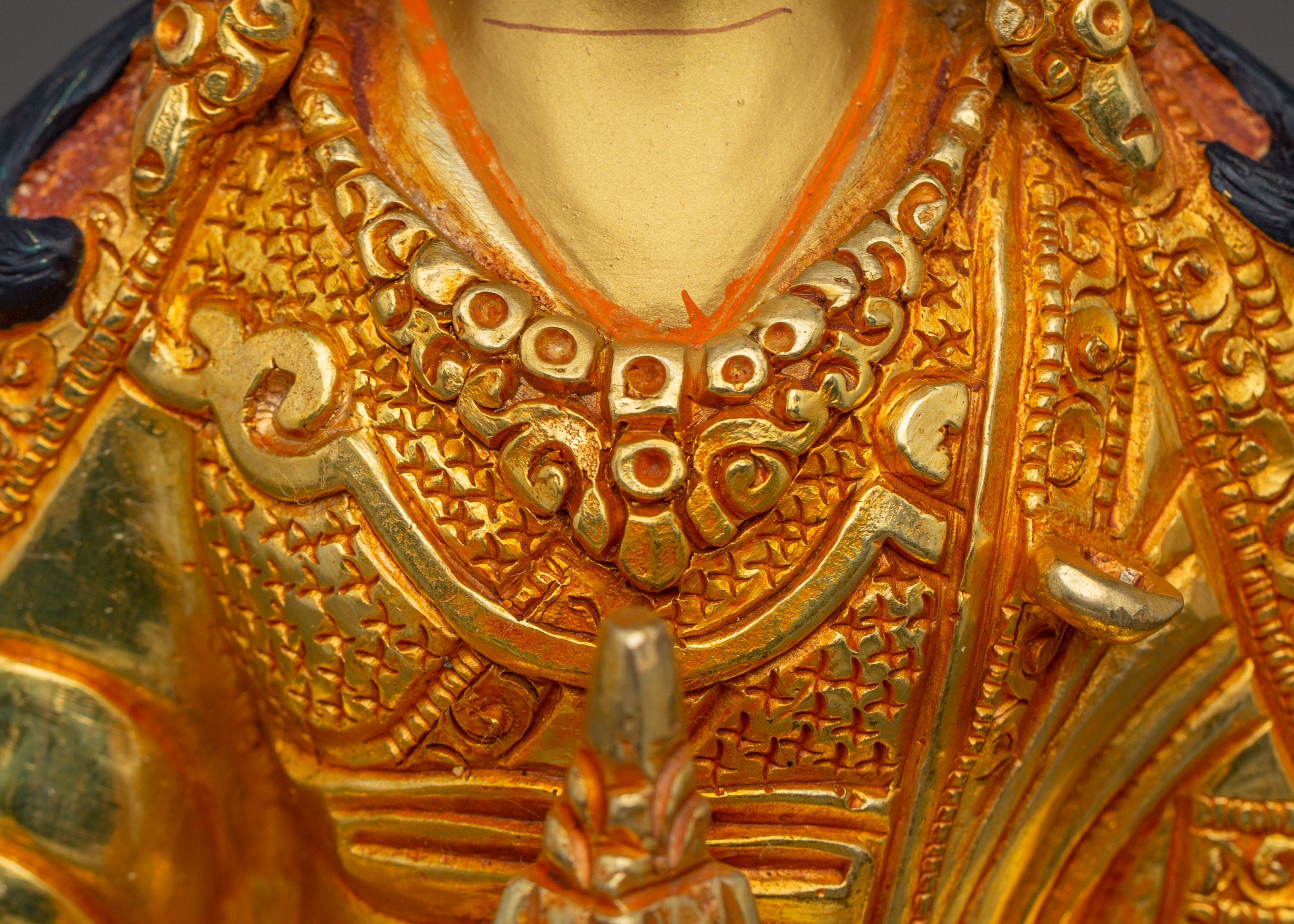Golden Guru Rinpoche Spiritual Statue – Handcrafted Perfection