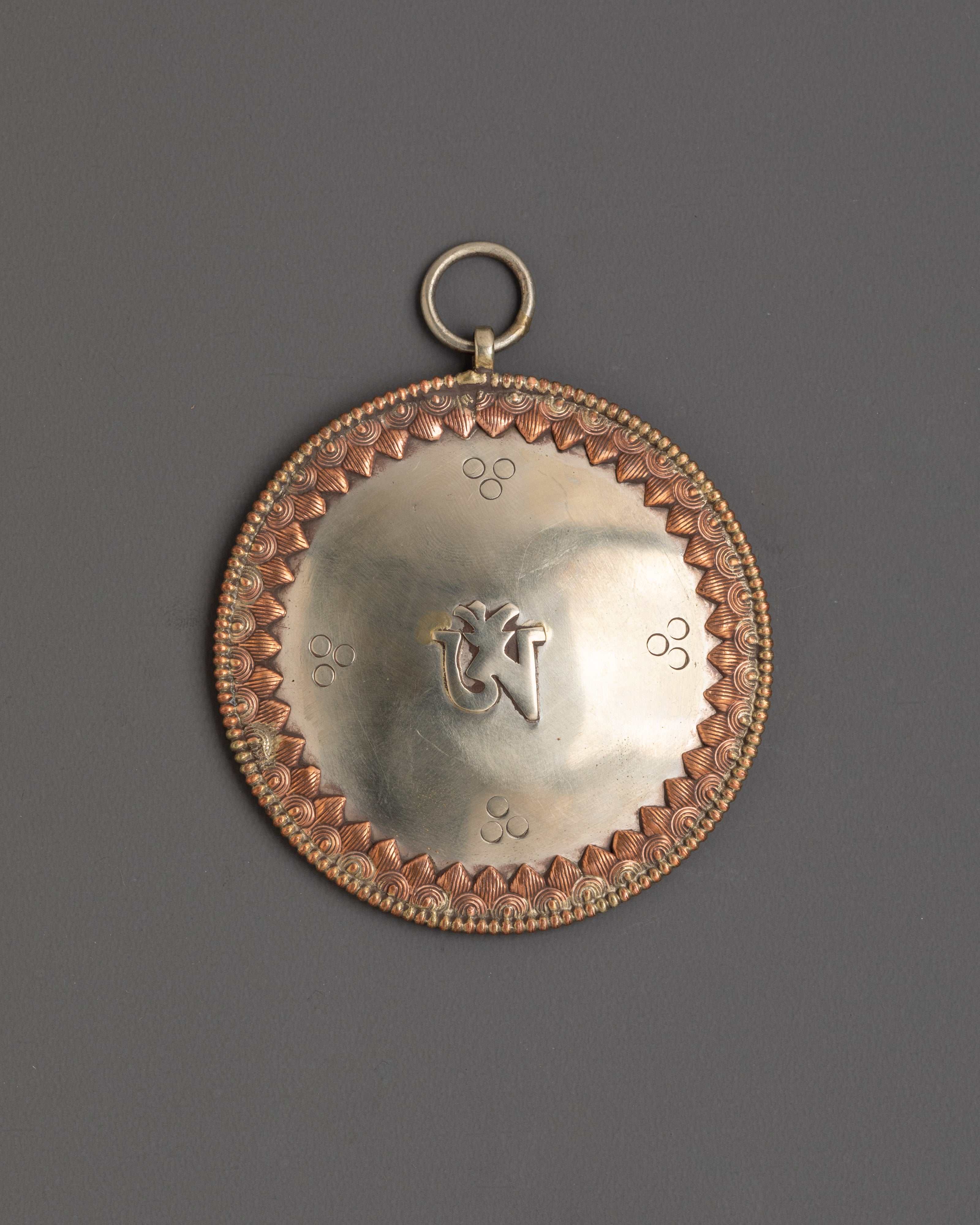 white-metal-melong