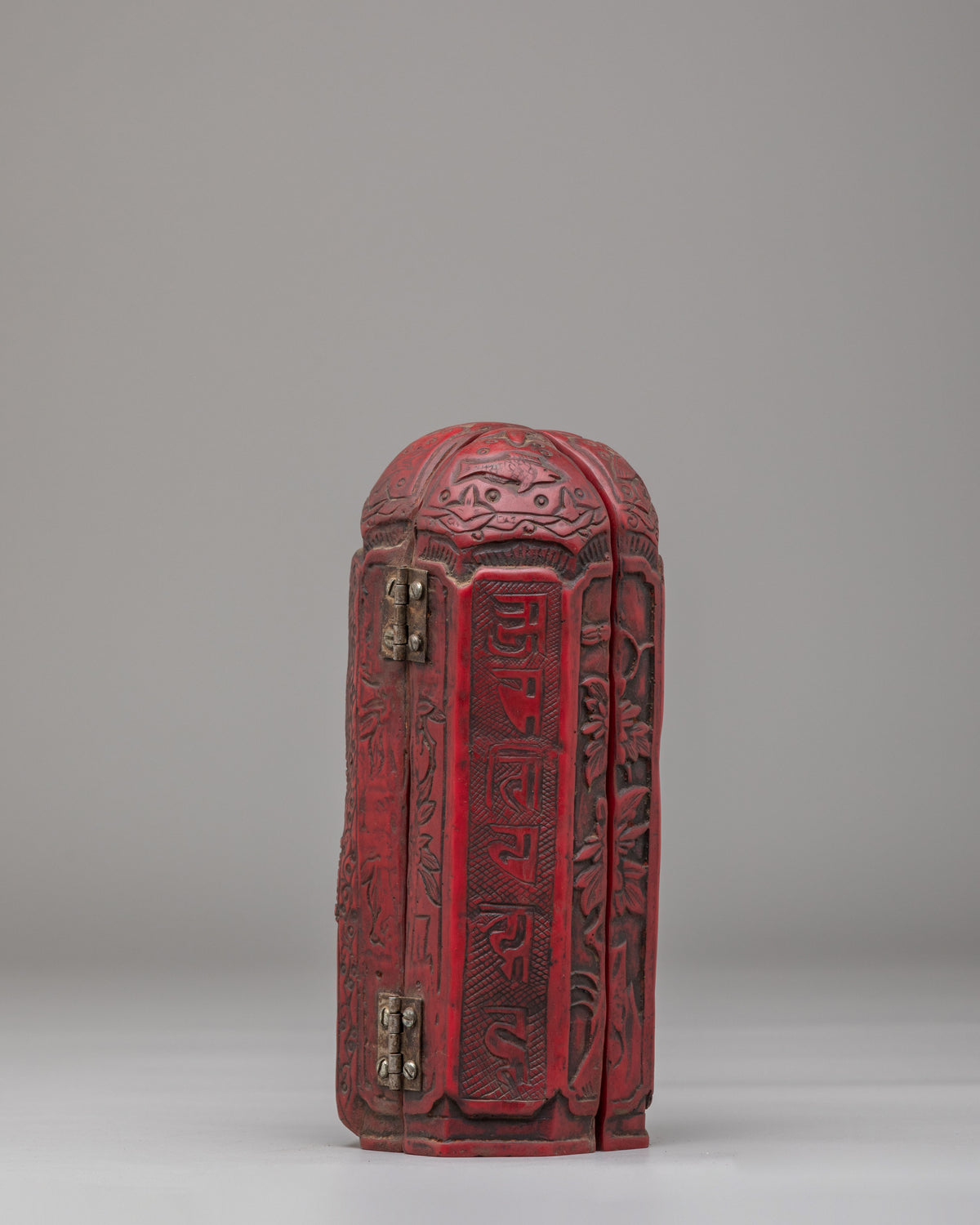 Shrine Shakyamuni Buddha Sculpture | Symbol of Peace & Enlightenment