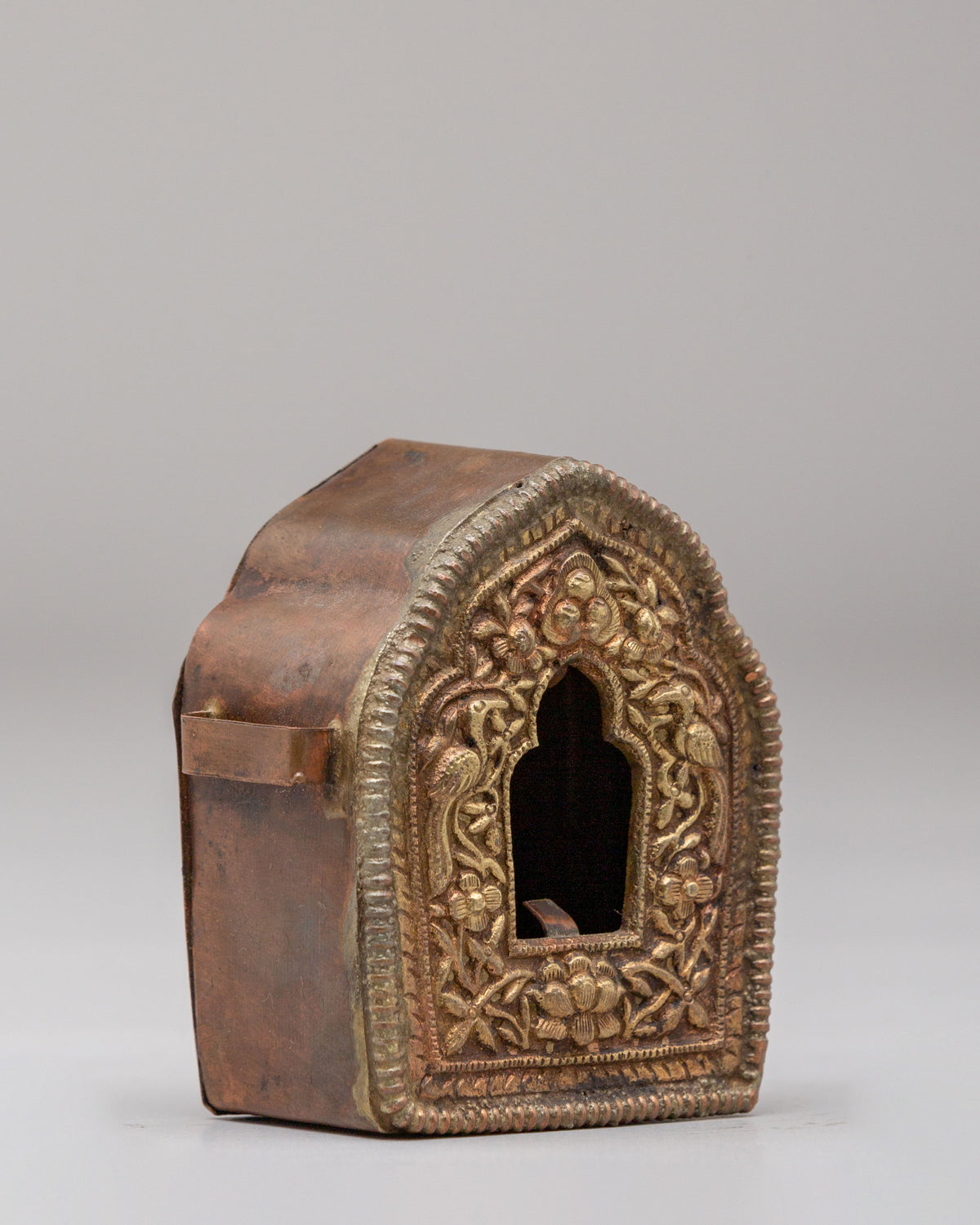 Buddhist Ghau Amulet Box | Sacred Spiritual Container for Prayer Beads