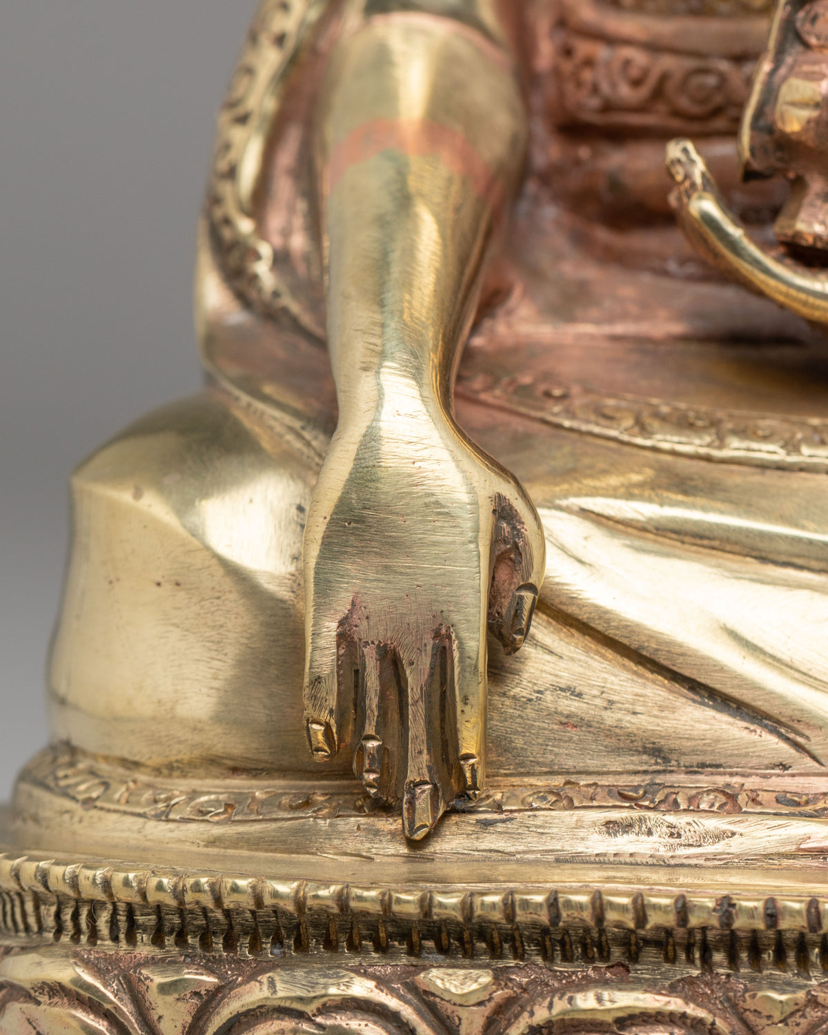 Buddhist Guru Shapdum Statue | Traditional Himalayan Artwork