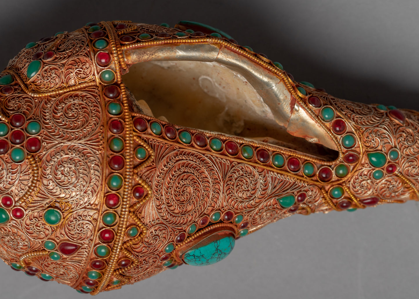 Conch Shell Symbolism in Buddhism | 24K Gold Plated