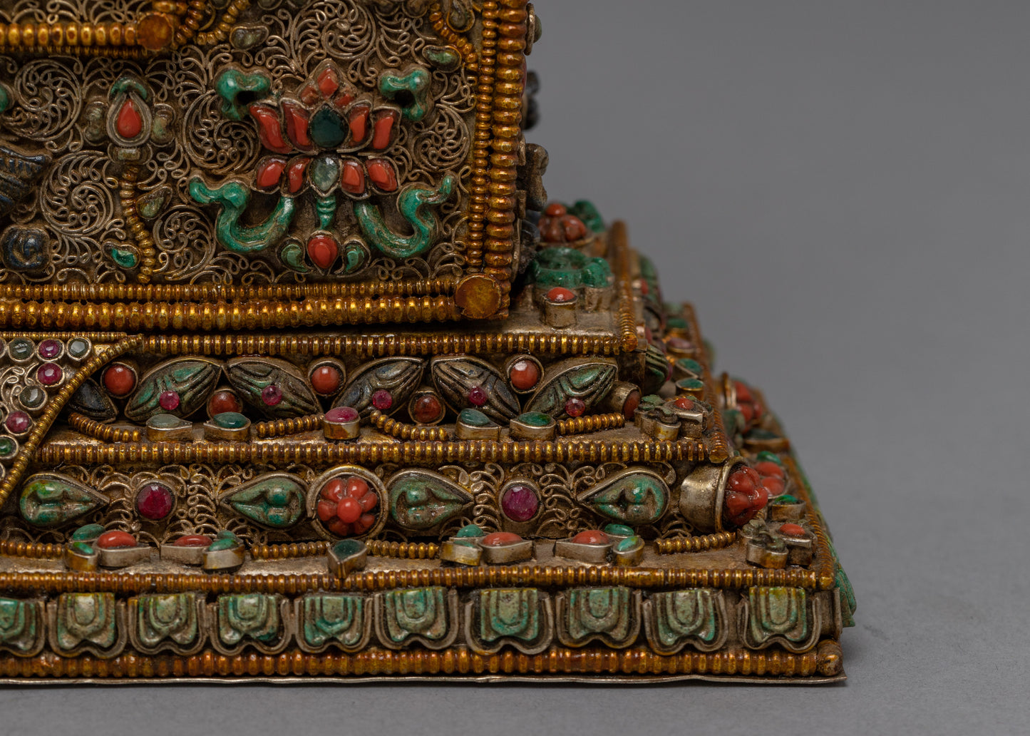 Statue Crafted Gahu Box | Gemstones Embedded