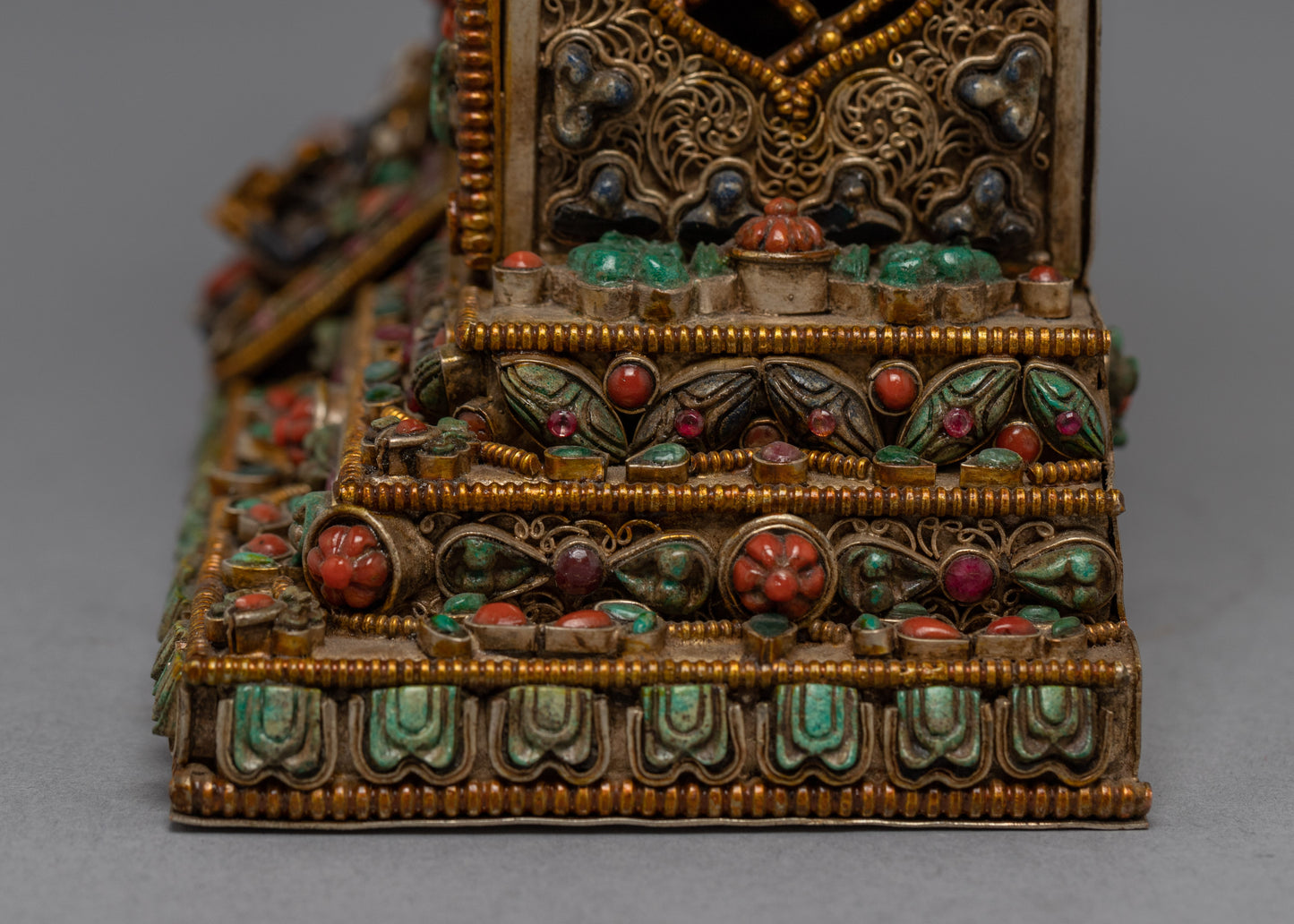 Statue Crafted Gahu Box | Gemstones Embedded