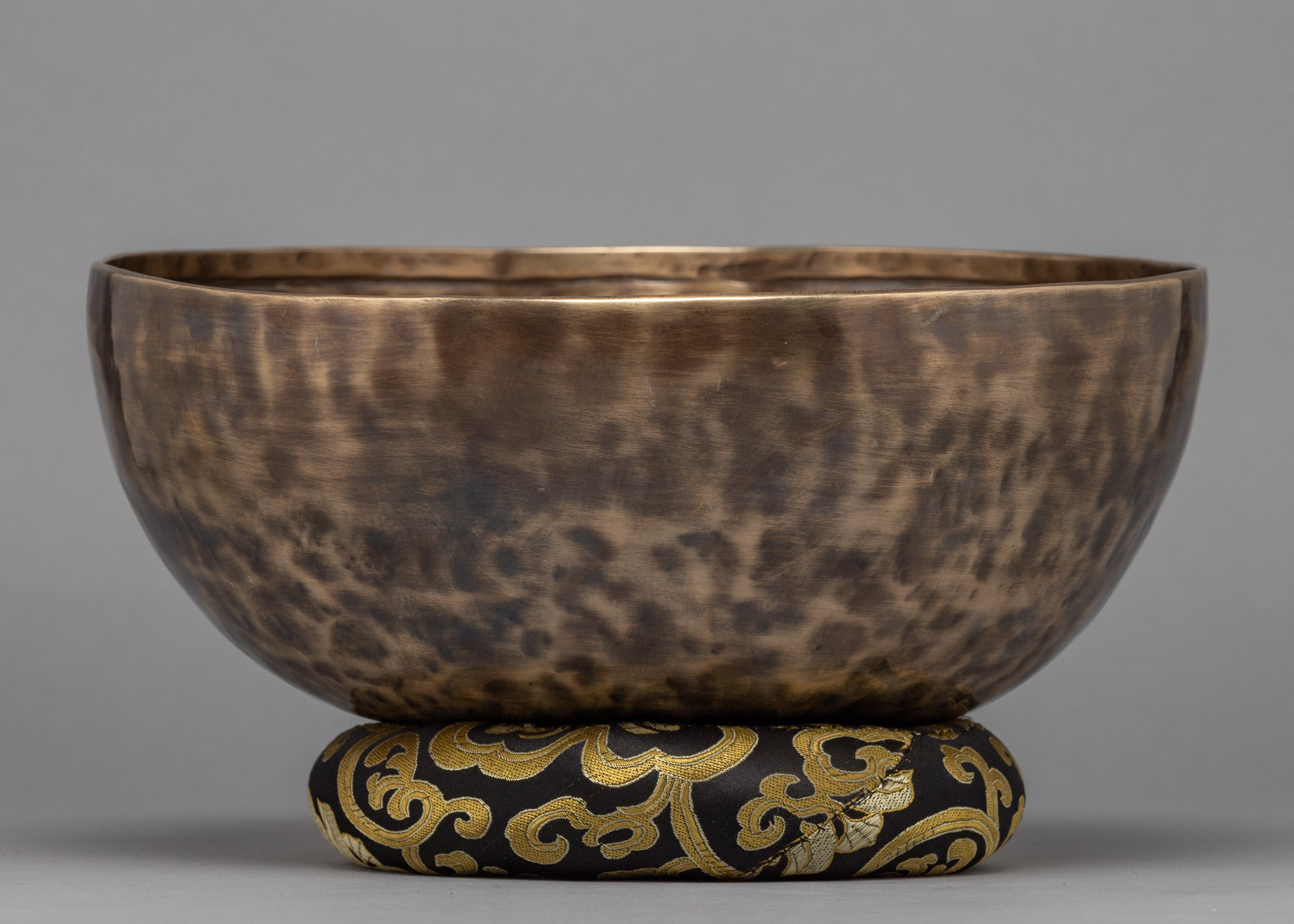 Himalayan Hand-Hammered Singing Bowl | Traditional  Bowl for meditaion
