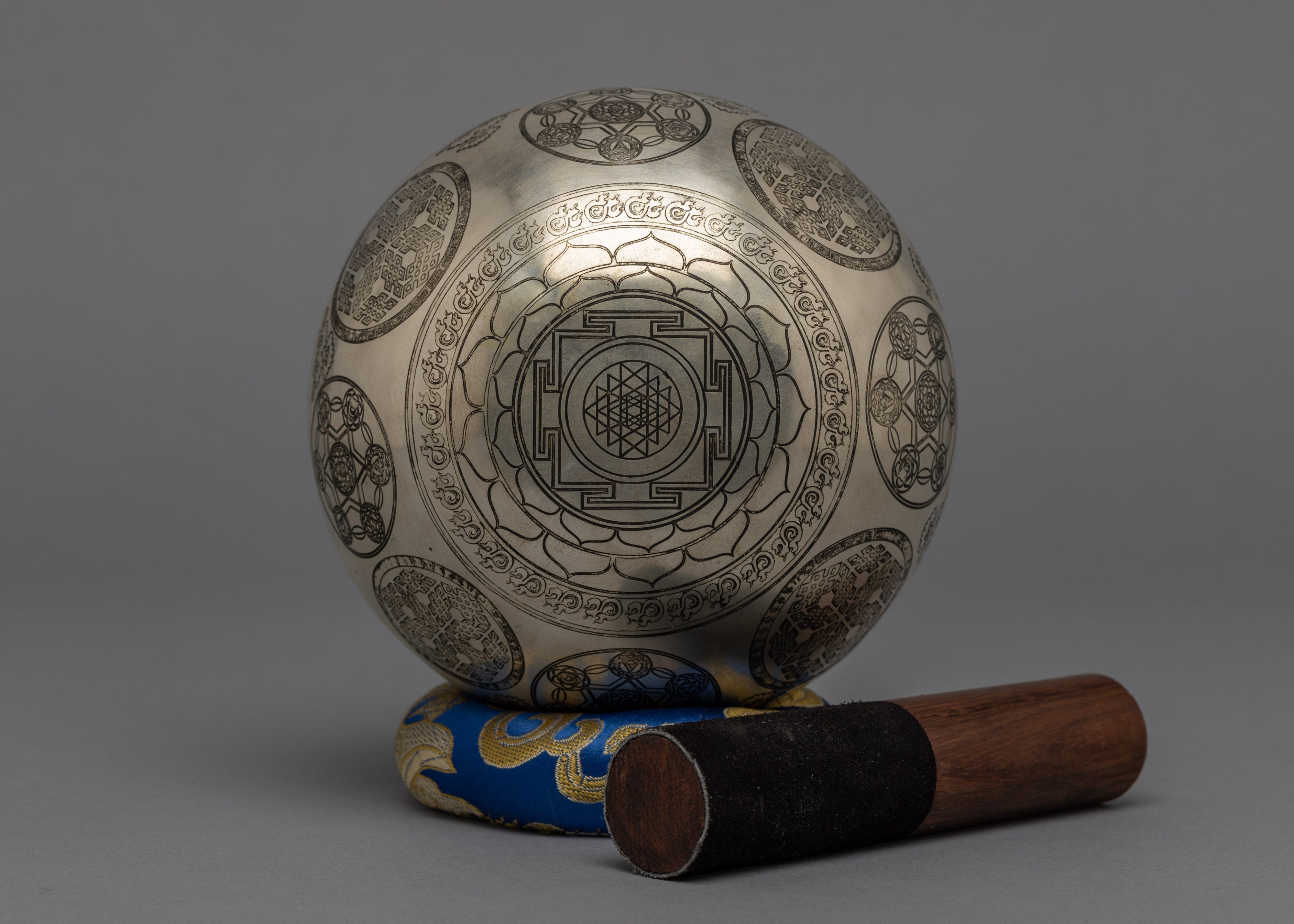 Hand-made Super Fine Singing Bowl | Traditional Buddhist Art Work