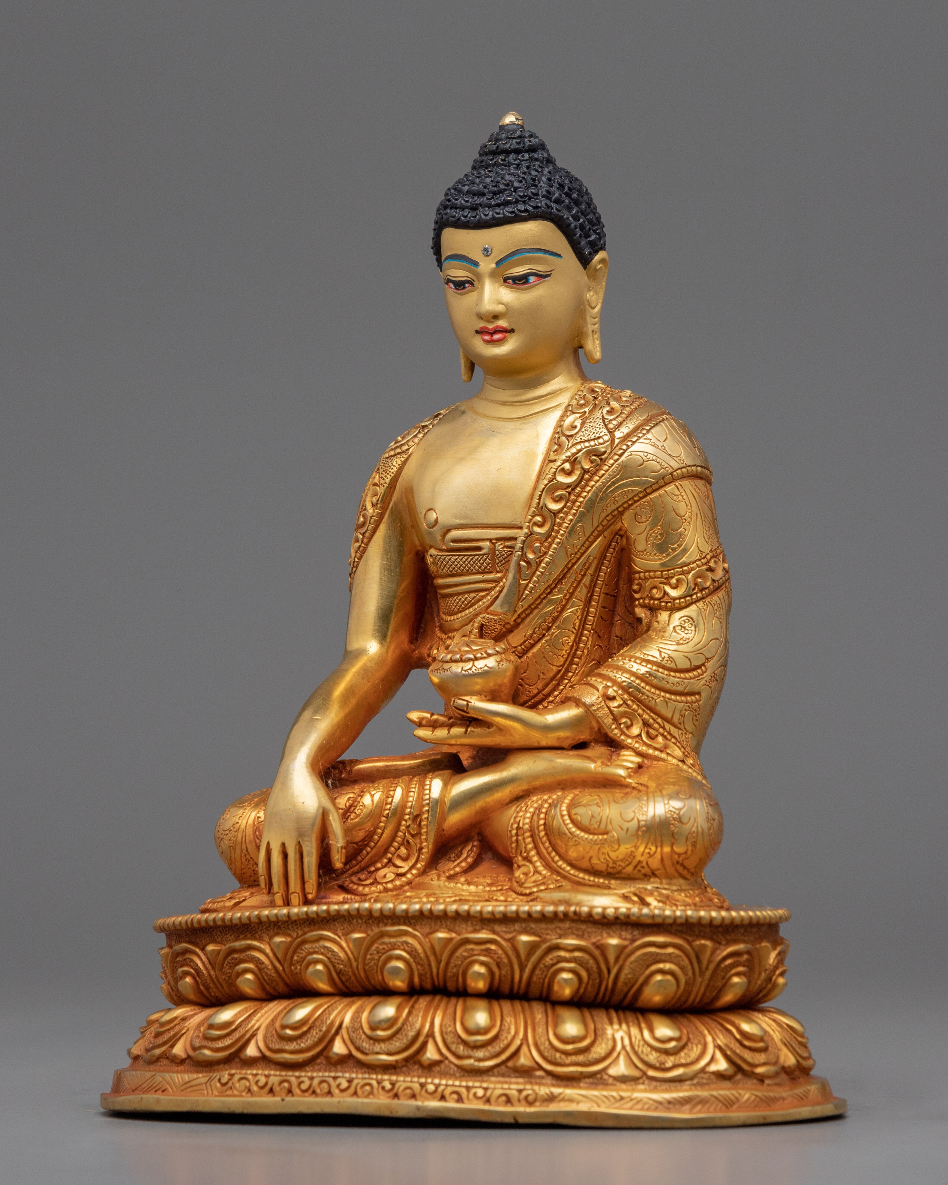 Shakyamuni Buddha Sculpture Art | Traditional Himalayan Statue