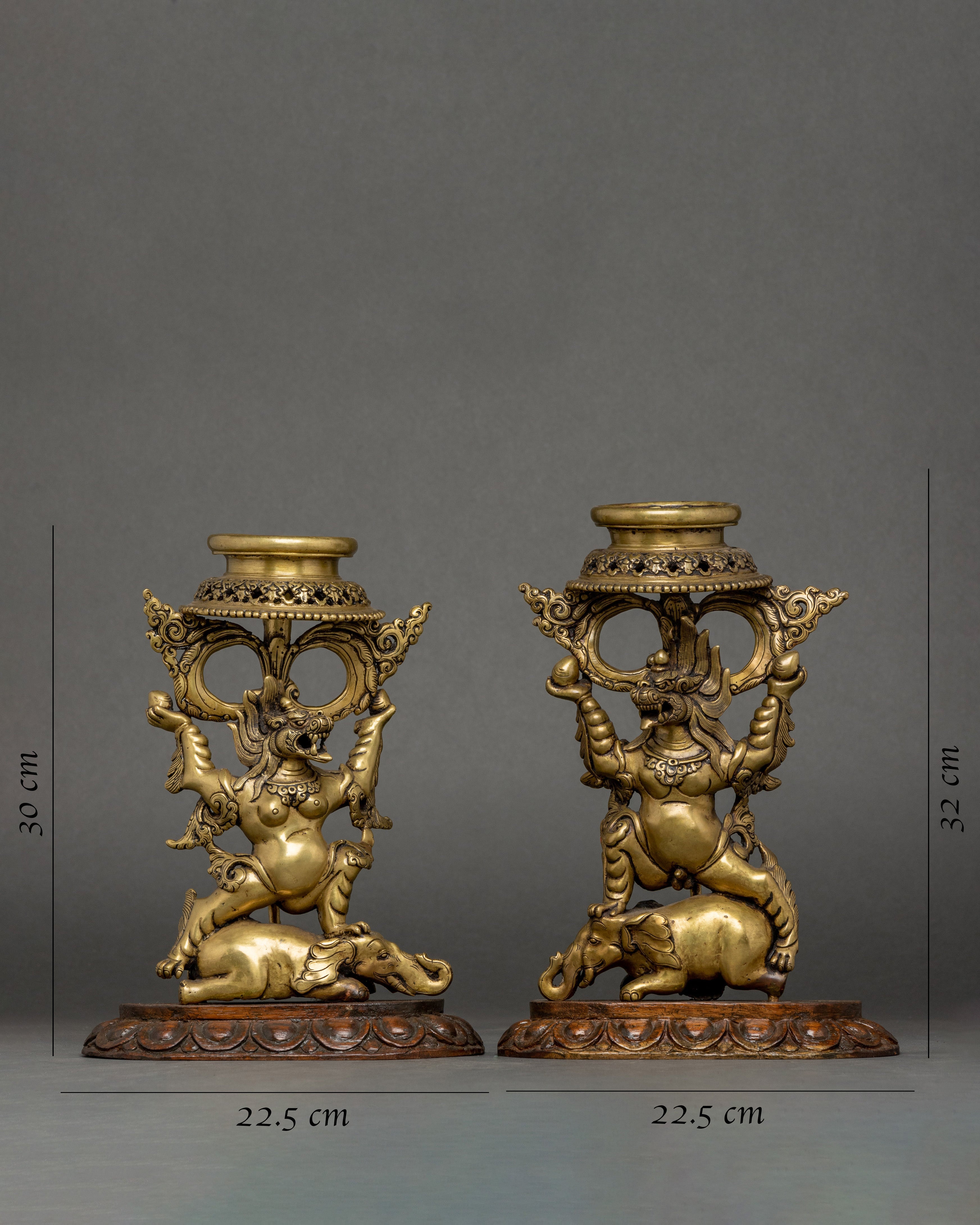 Vintage Lion Oil Lamp Set